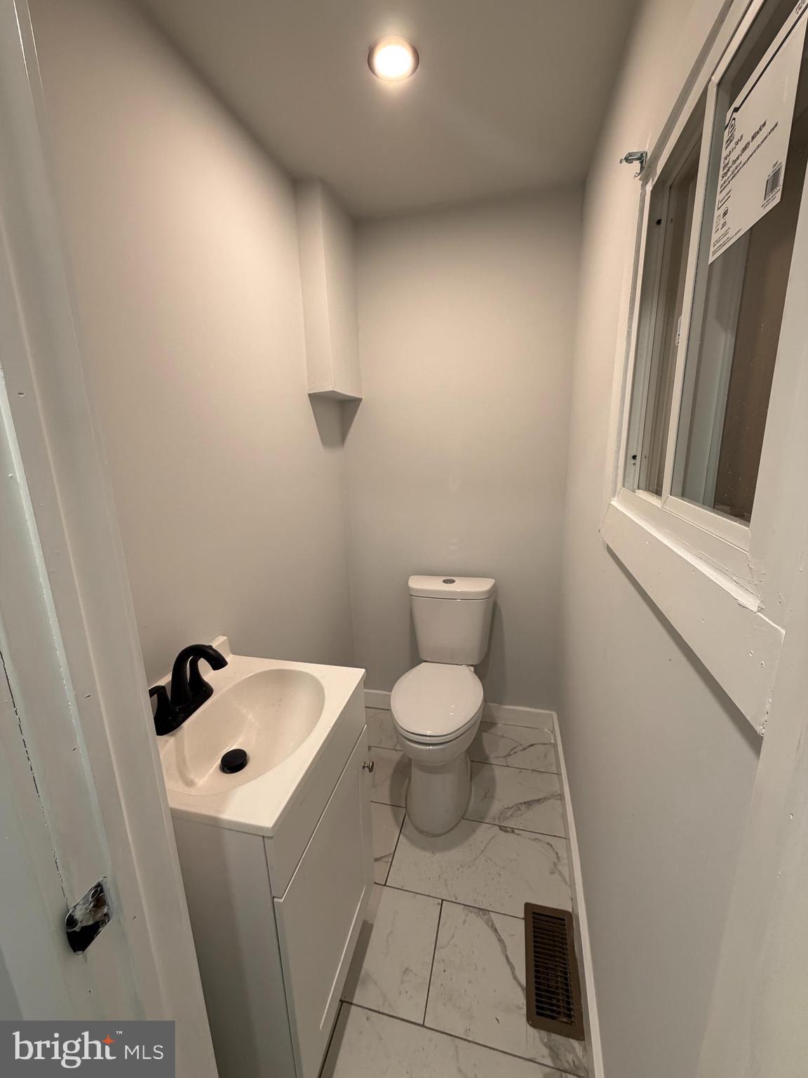 1924 N TAYLOR STREET