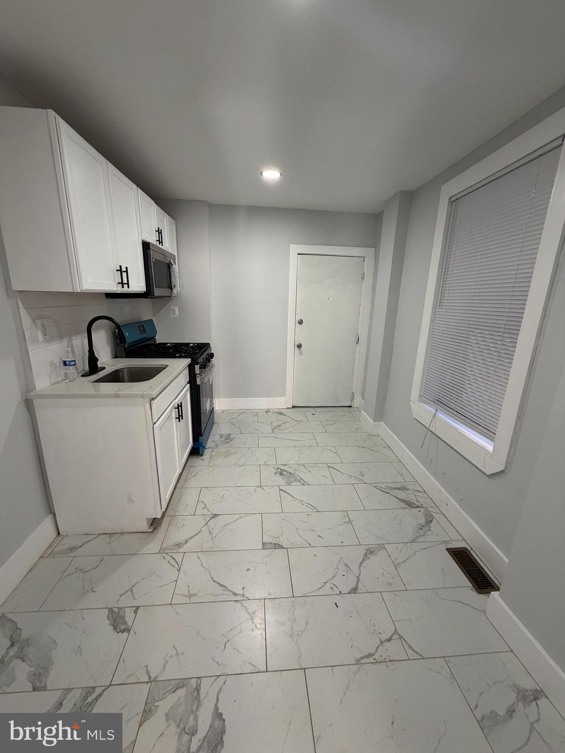 1924 N TAYLOR STREET