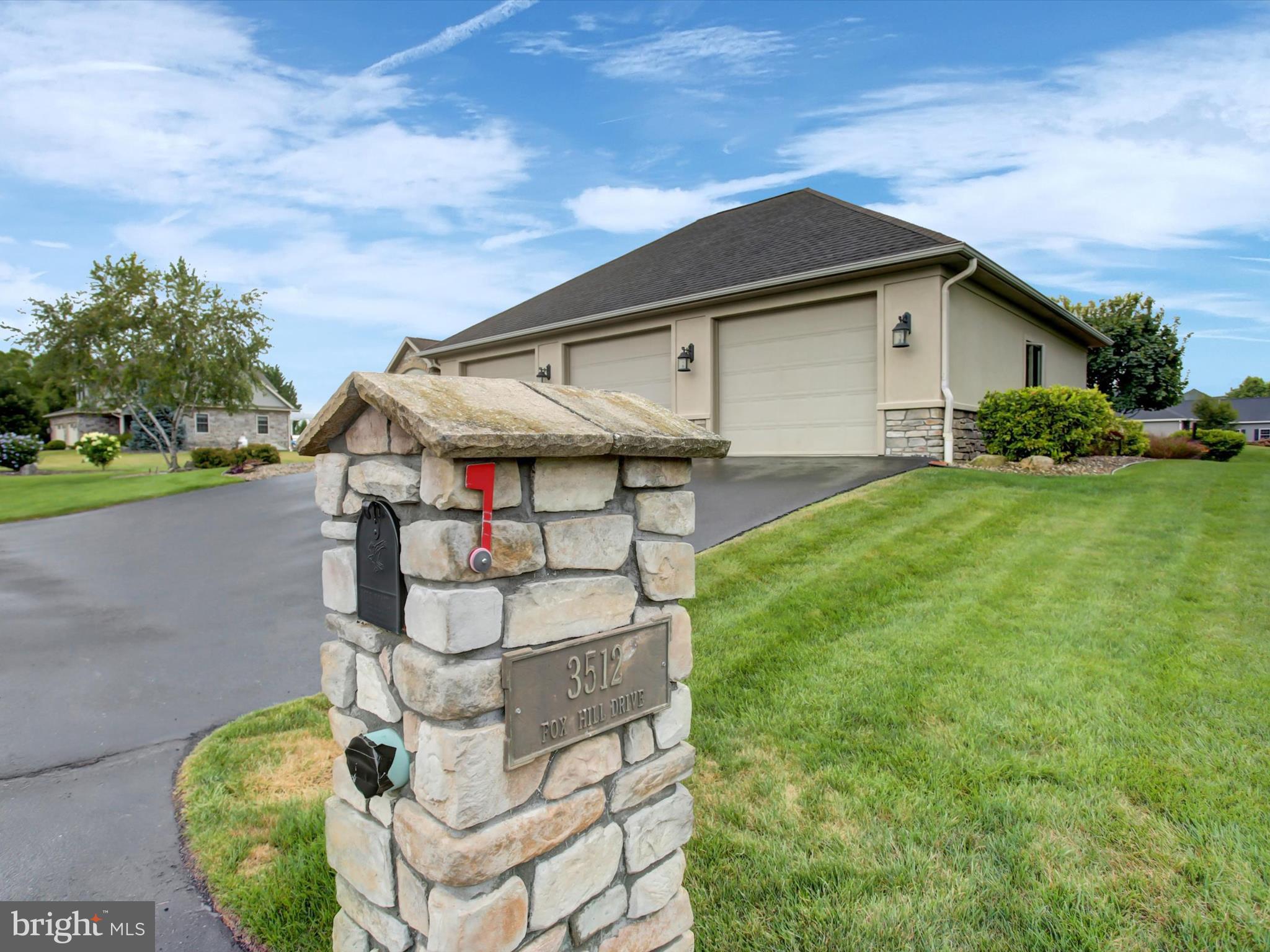 3512 FOX HILL DRIVE