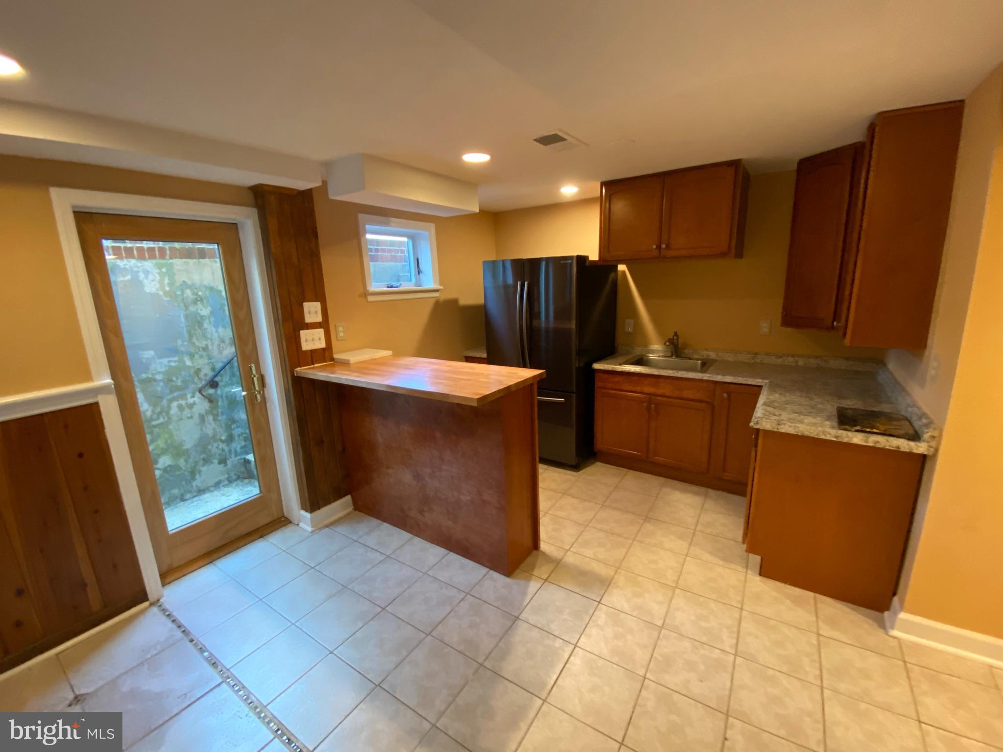 HOLMES - Residential Lease