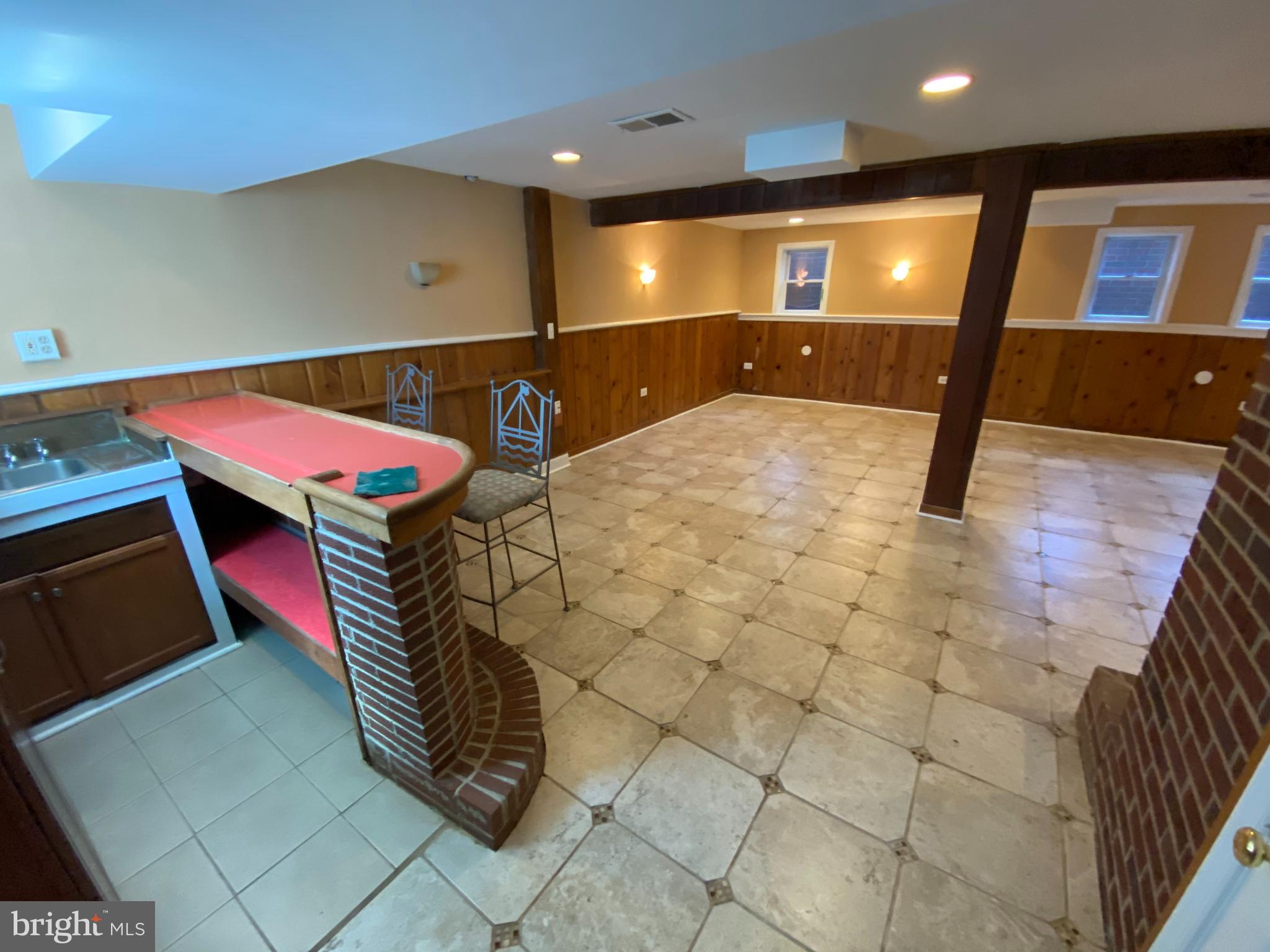 HOLMES - Residential Lease