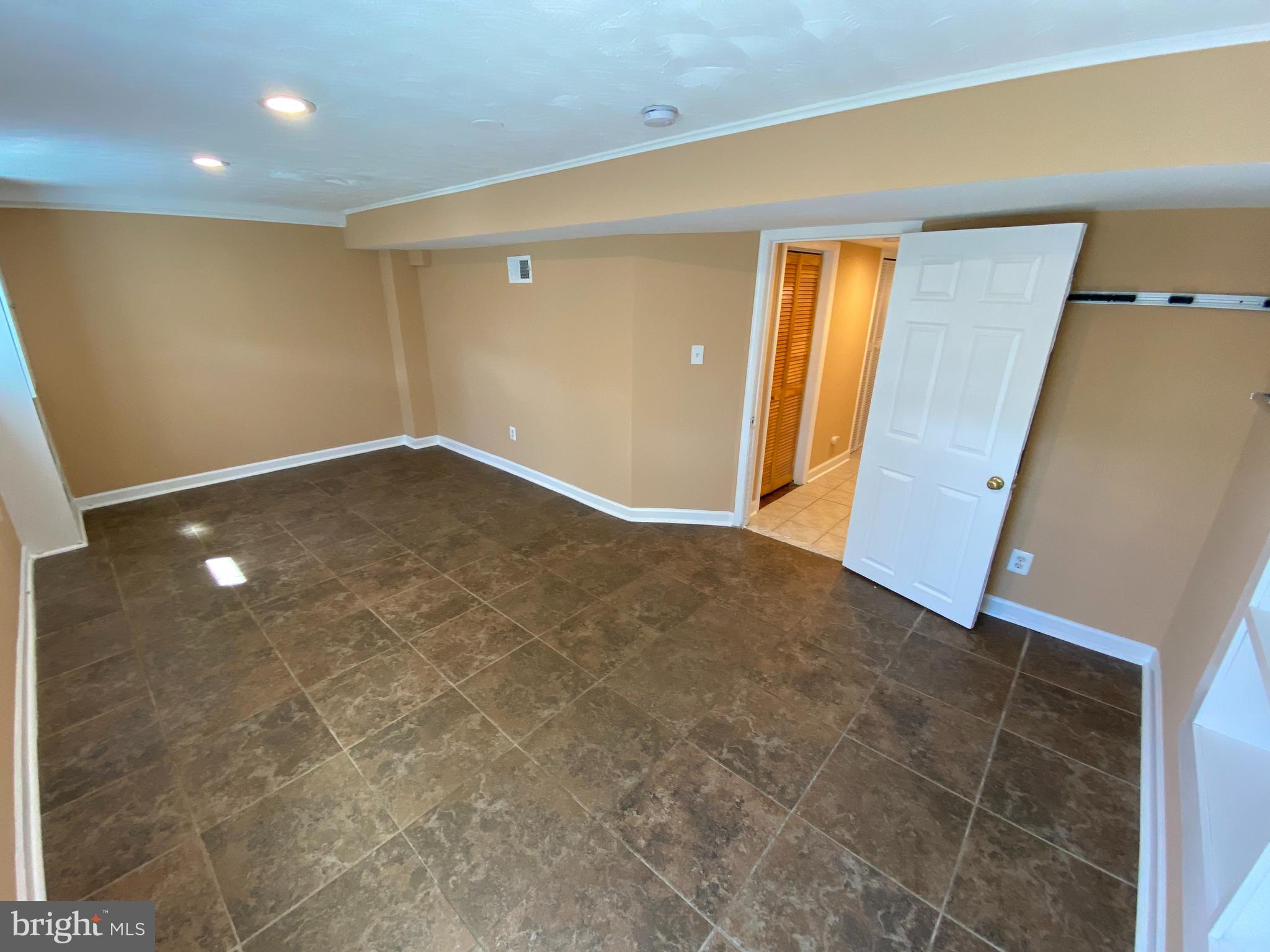 HOLMES - Residential Lease