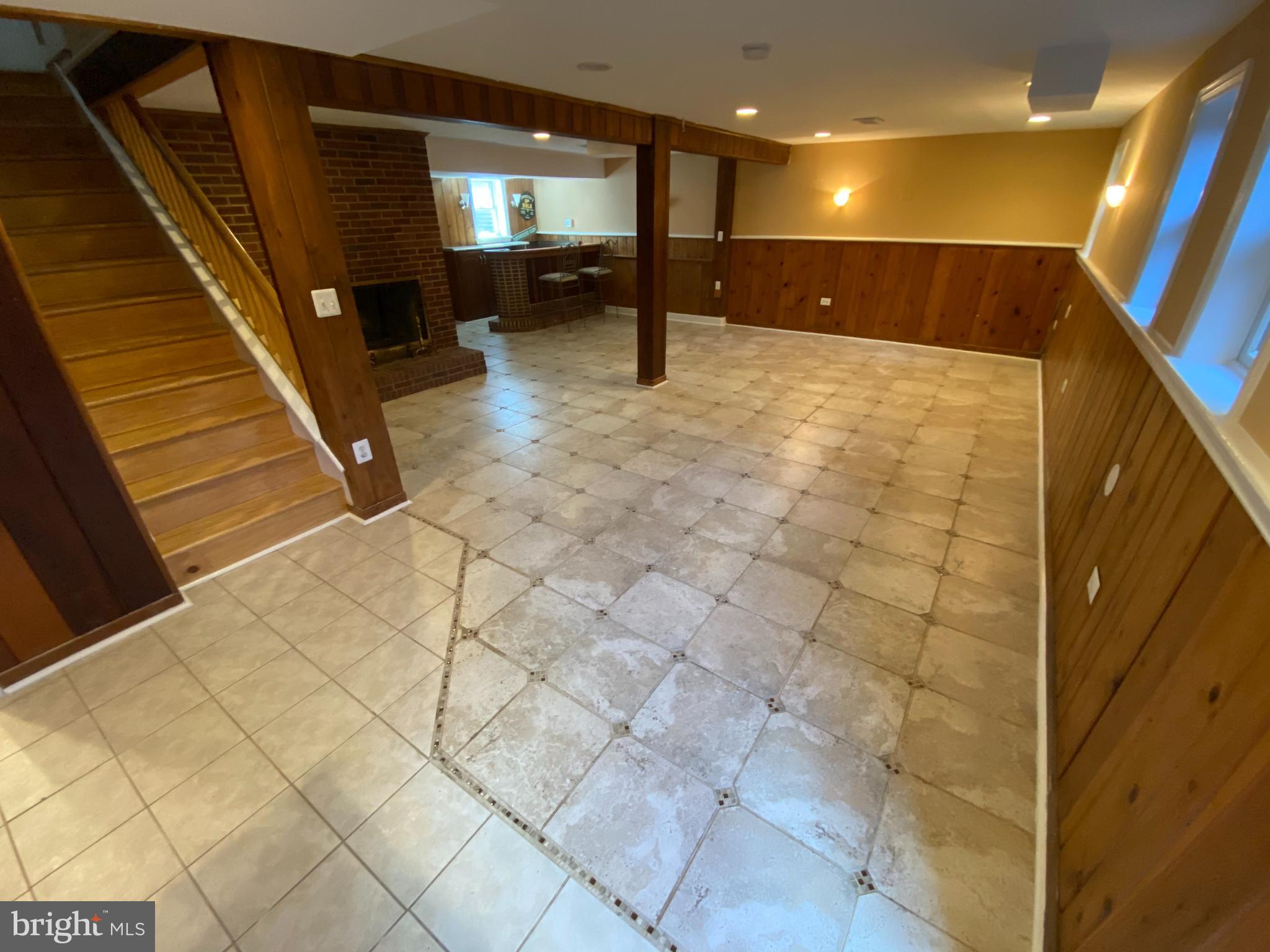 HOLMES - Residential Lease