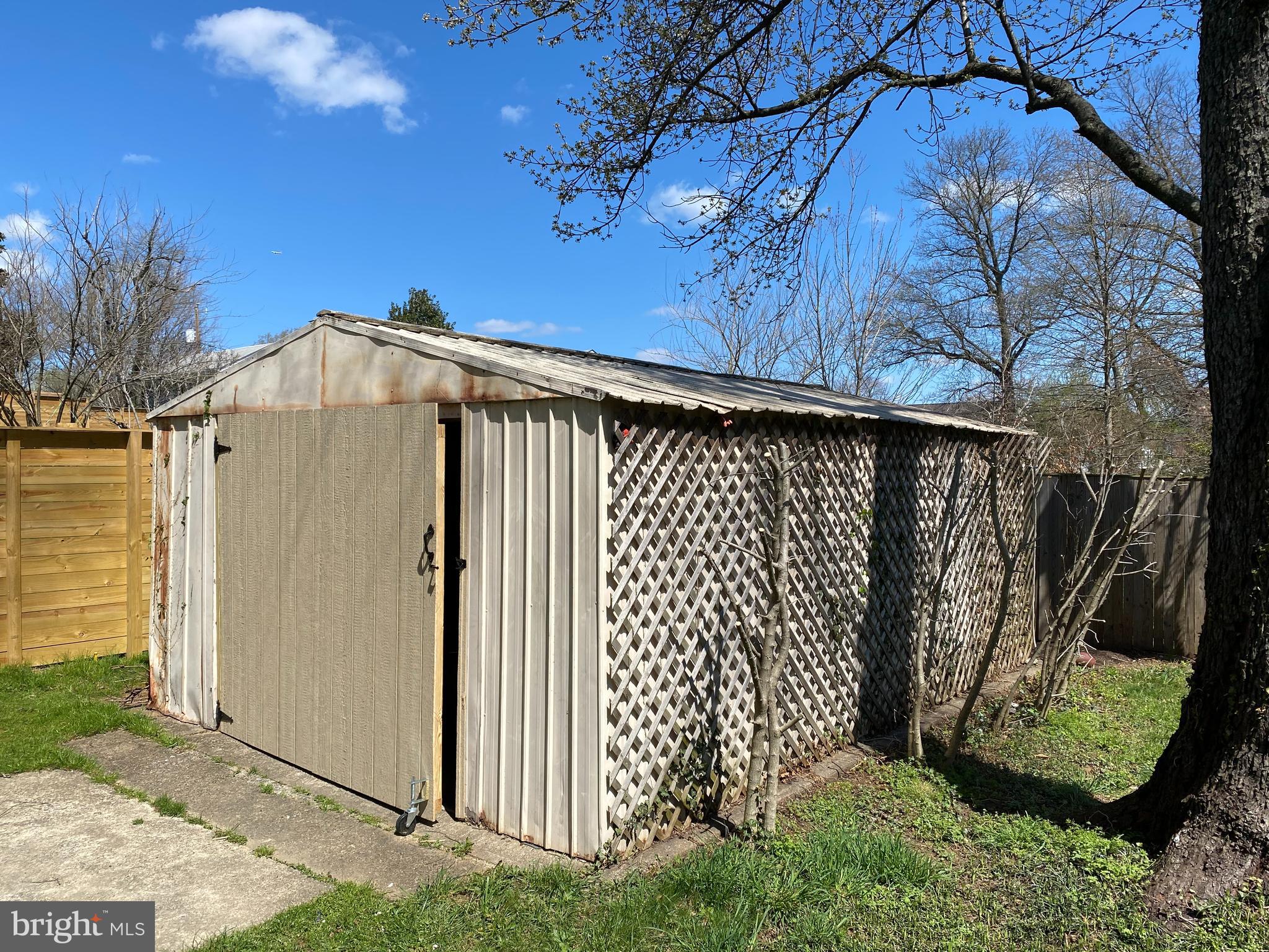 HOLMES - Residential Lease