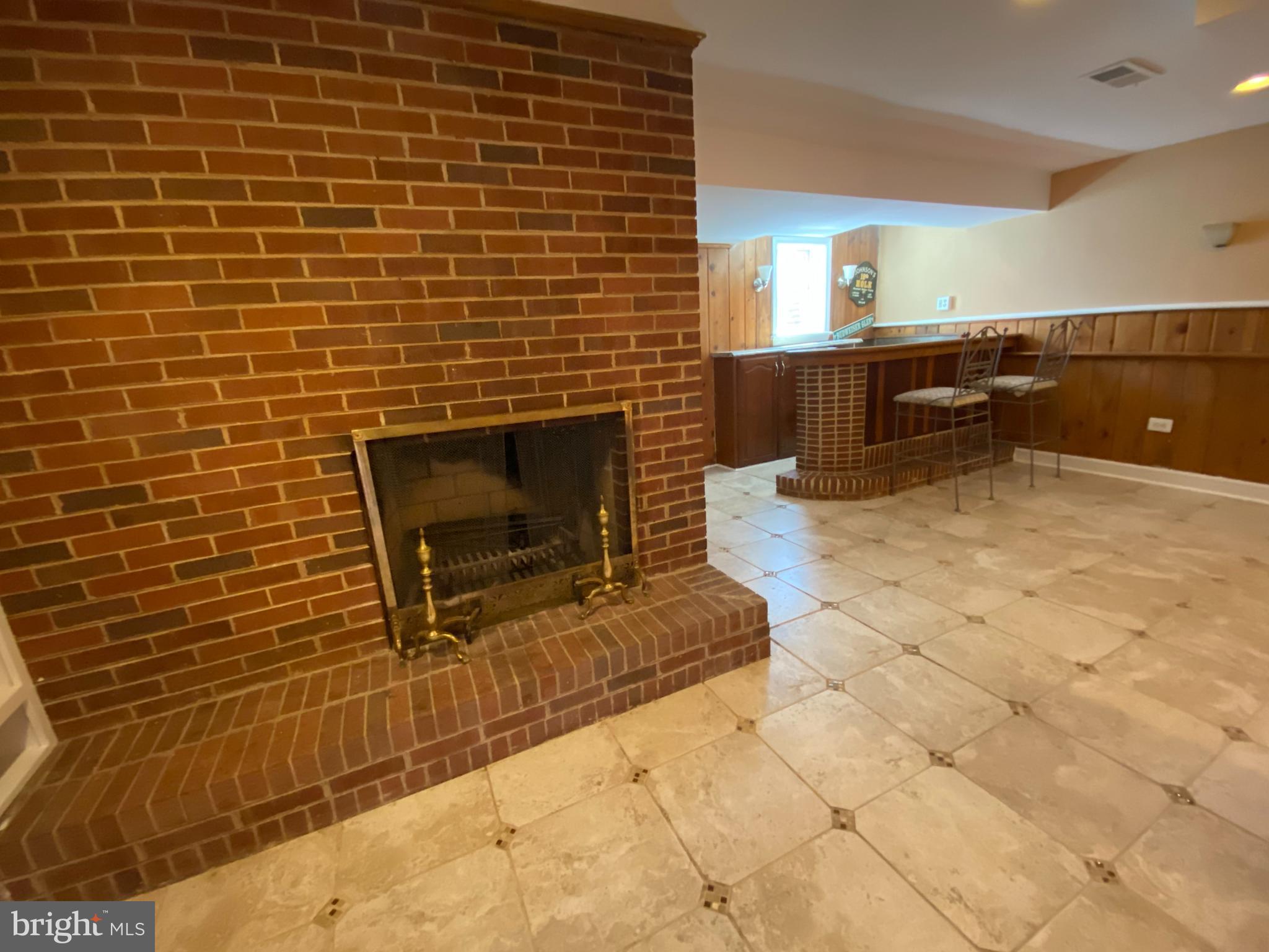 HOLMES - Residential Lease