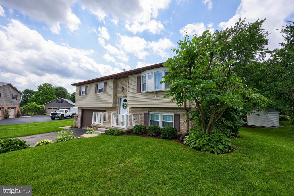 Photo of 412 Buttercup Drive, EPHRATA, PA 17522 (MLS # PALA2071602)