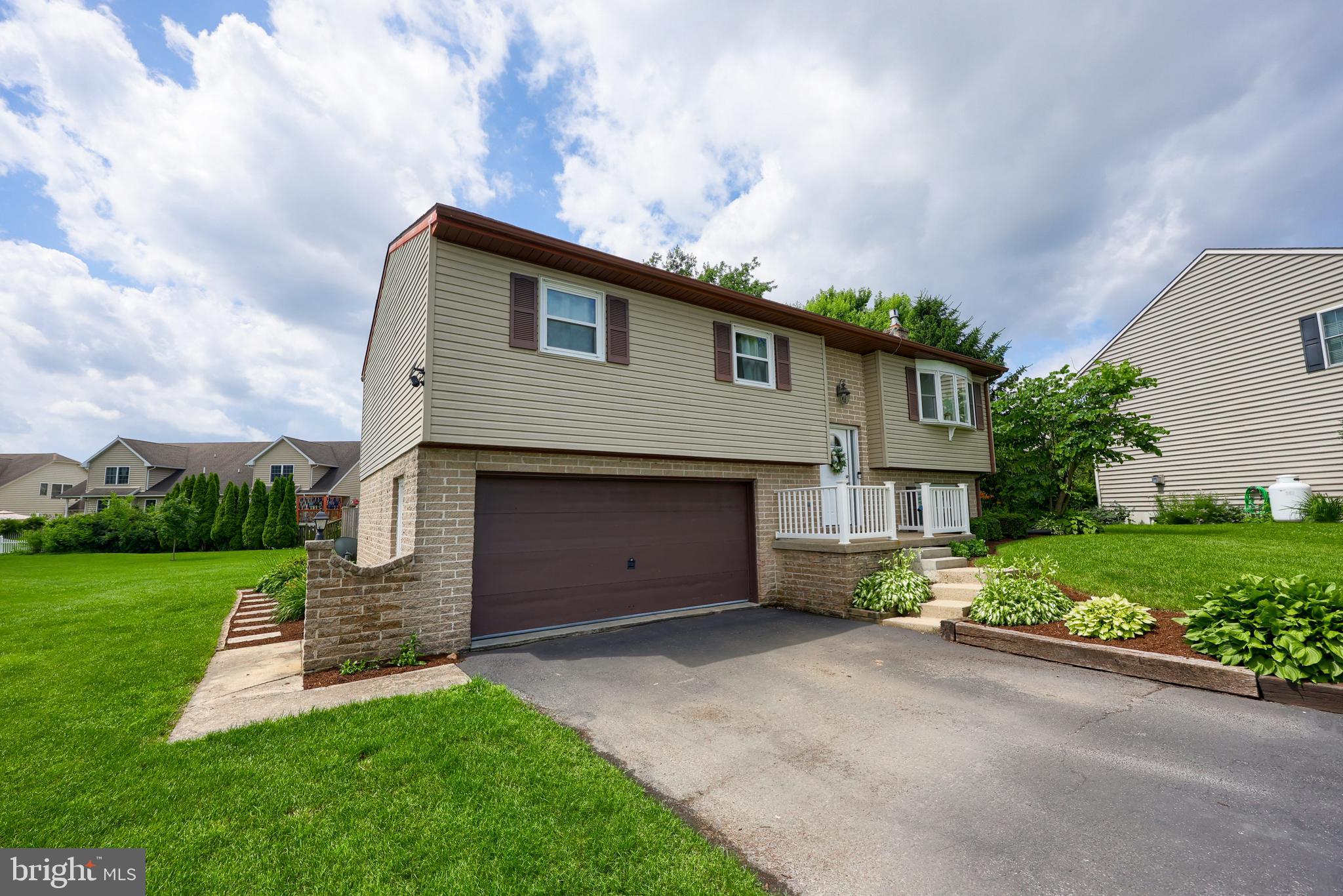 412 BUTTERCUP DRIVE