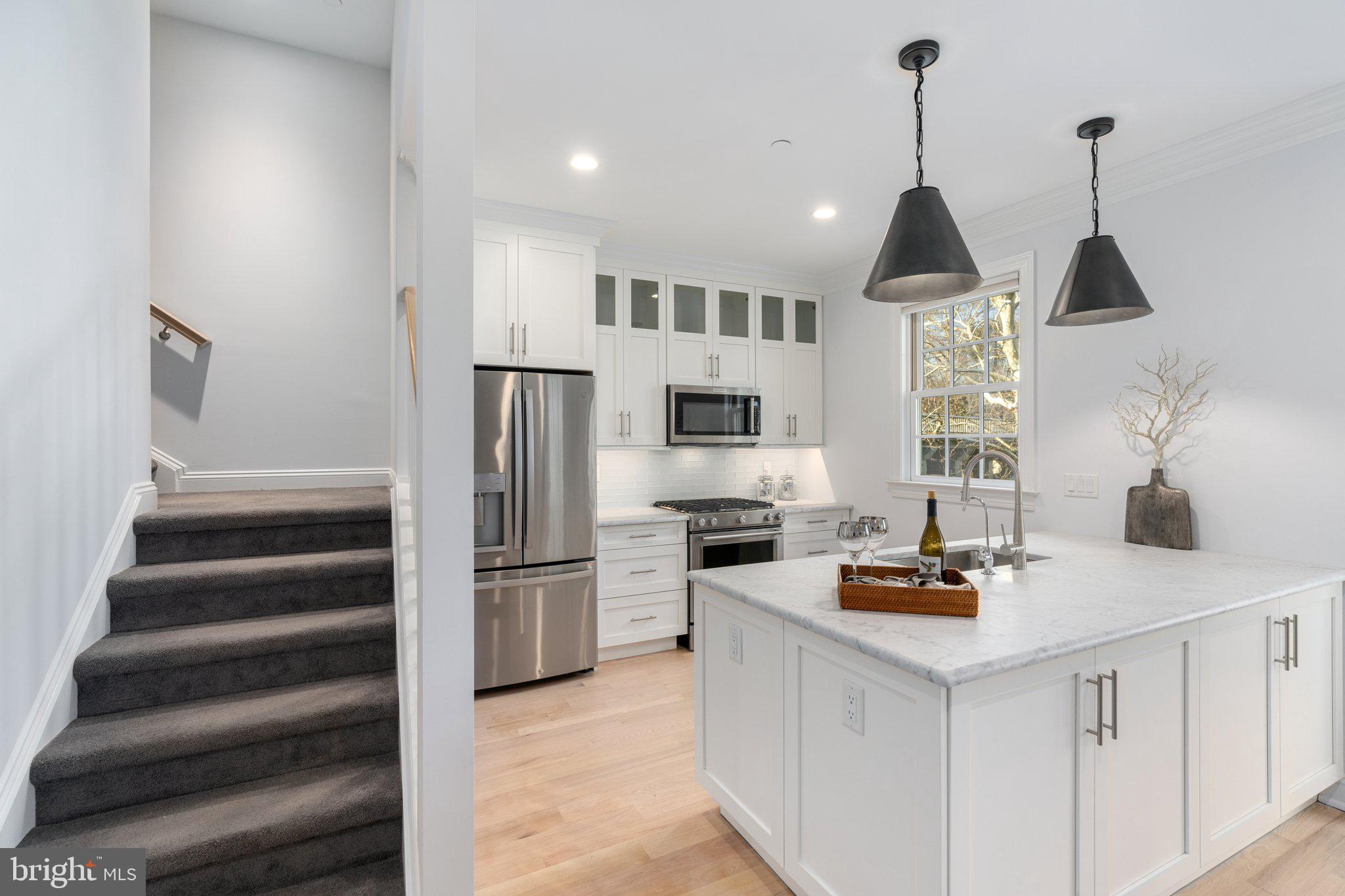 CANAL STREET - Residential