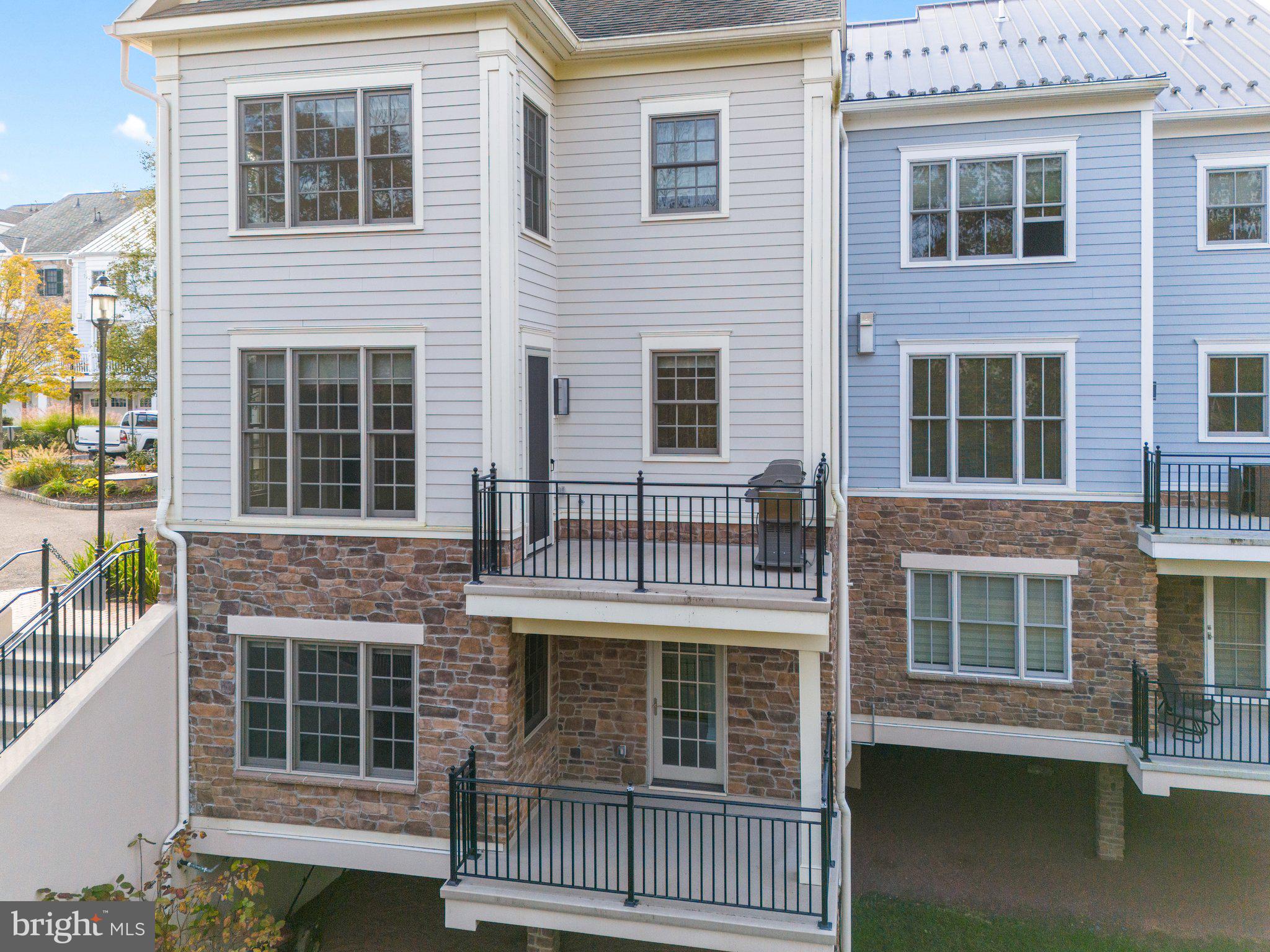 CANAL STREET - Residential