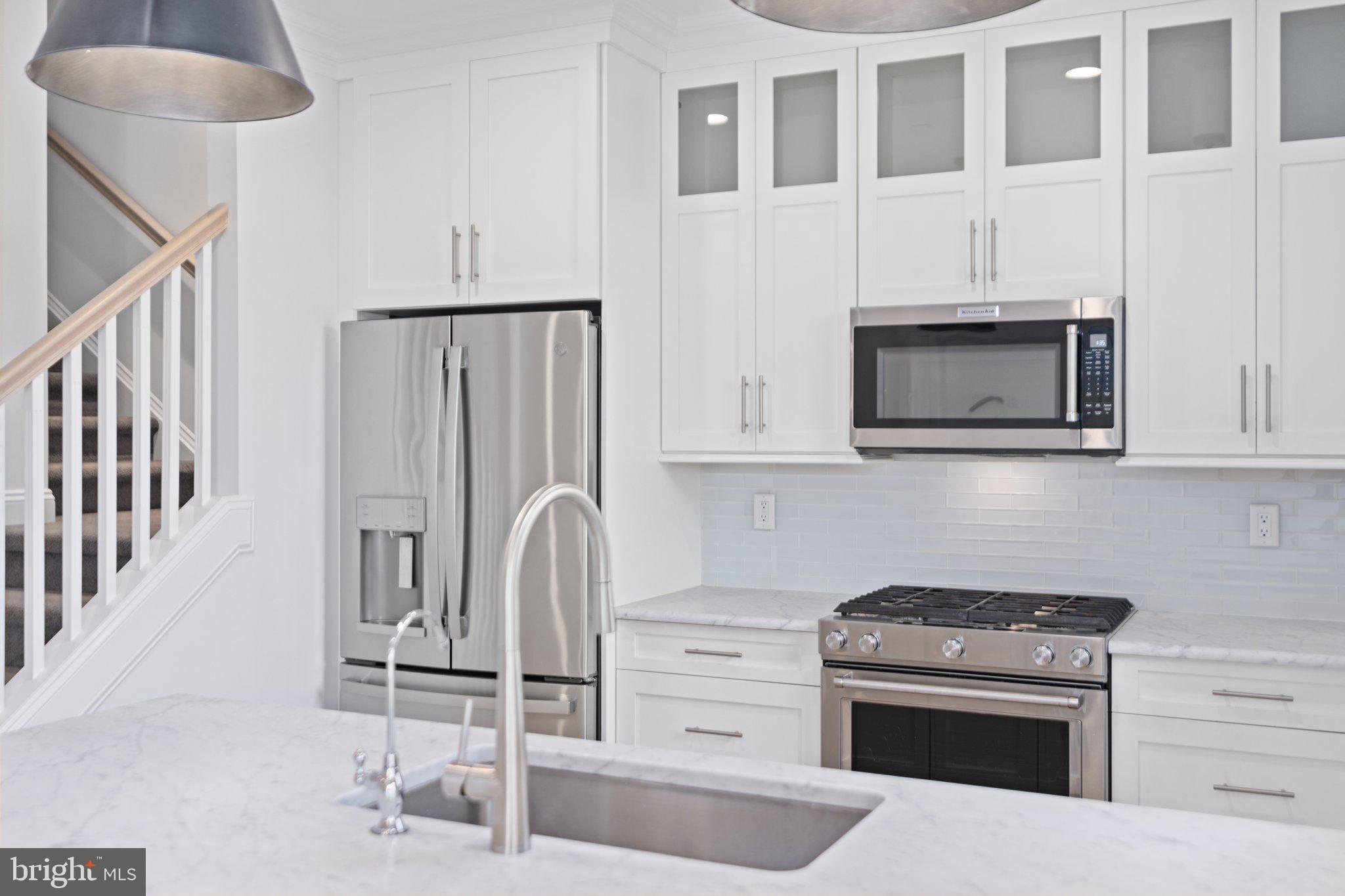 CANAL STREET - Residential