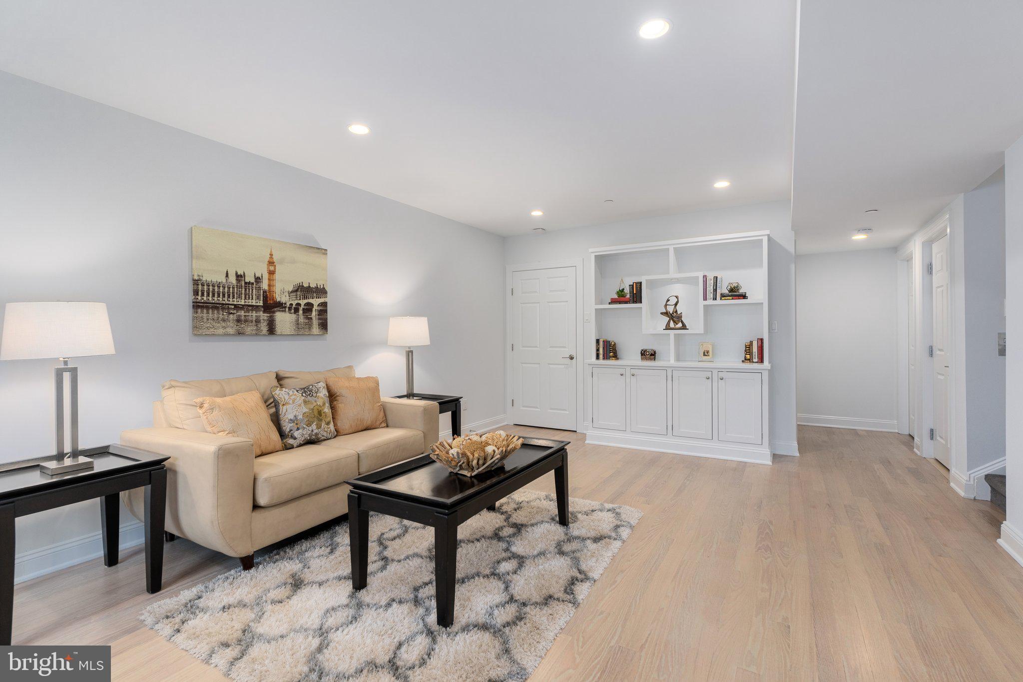 CANAL STREET - Residential