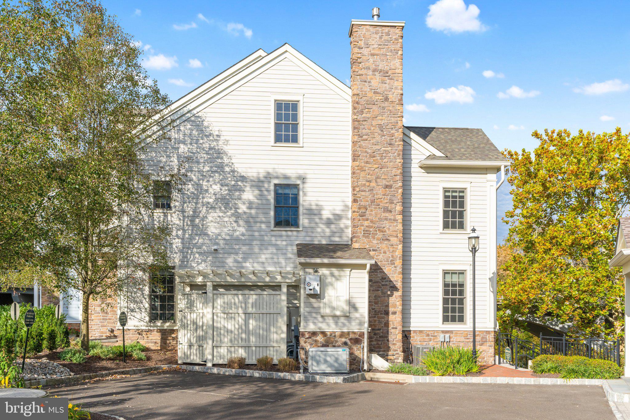 CANAL STREET - Residential
