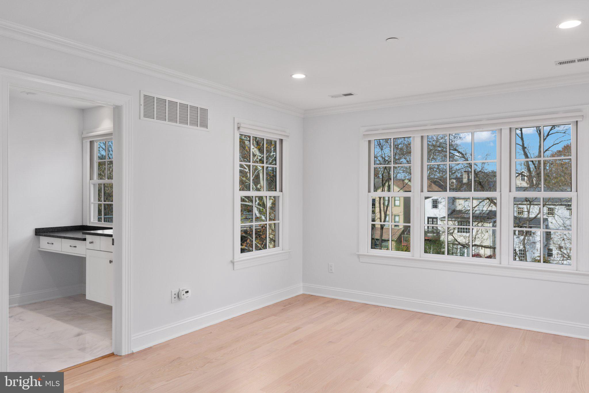 CANAL STREET - Residential