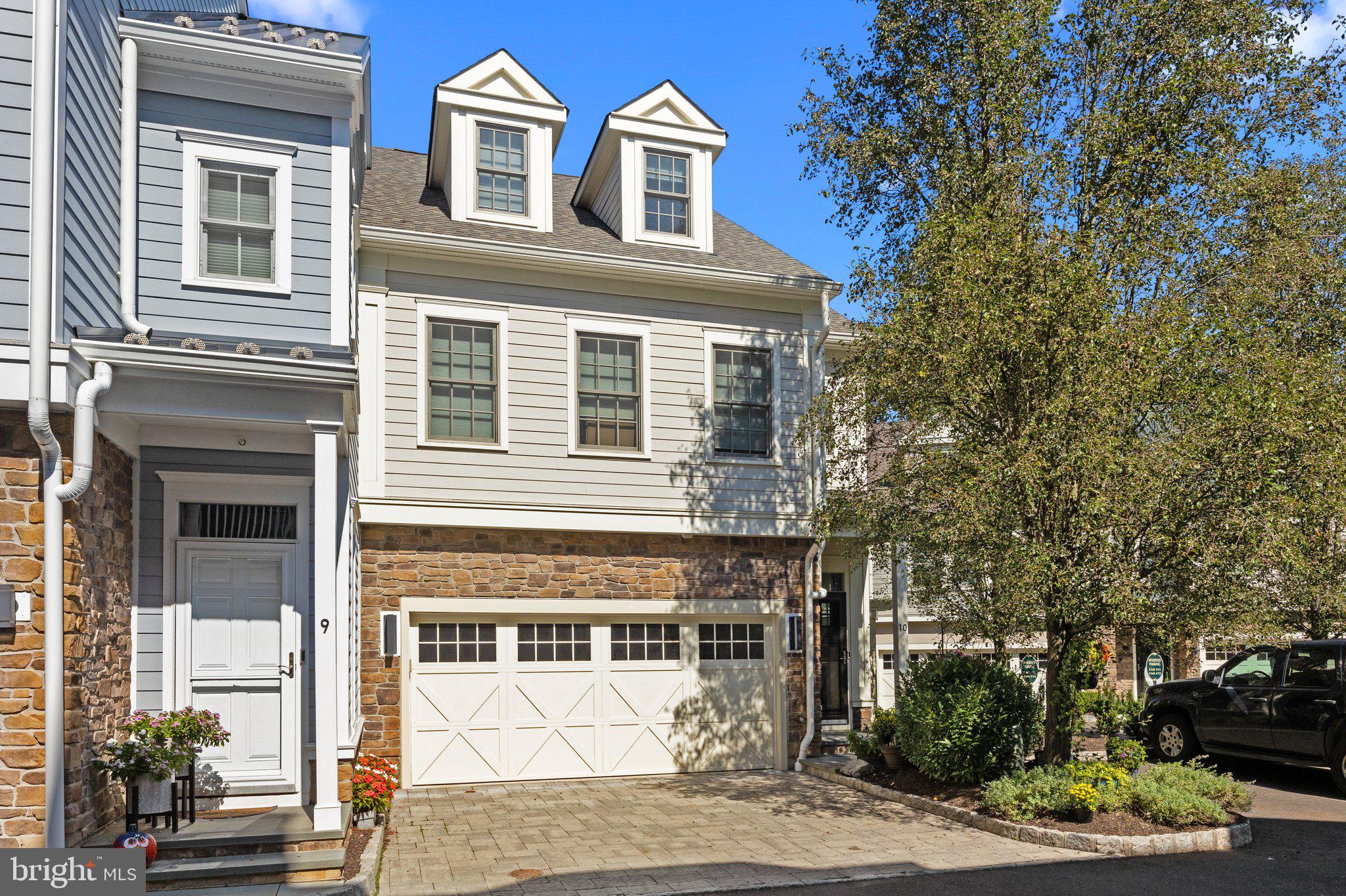 CANAL STREET - Residential