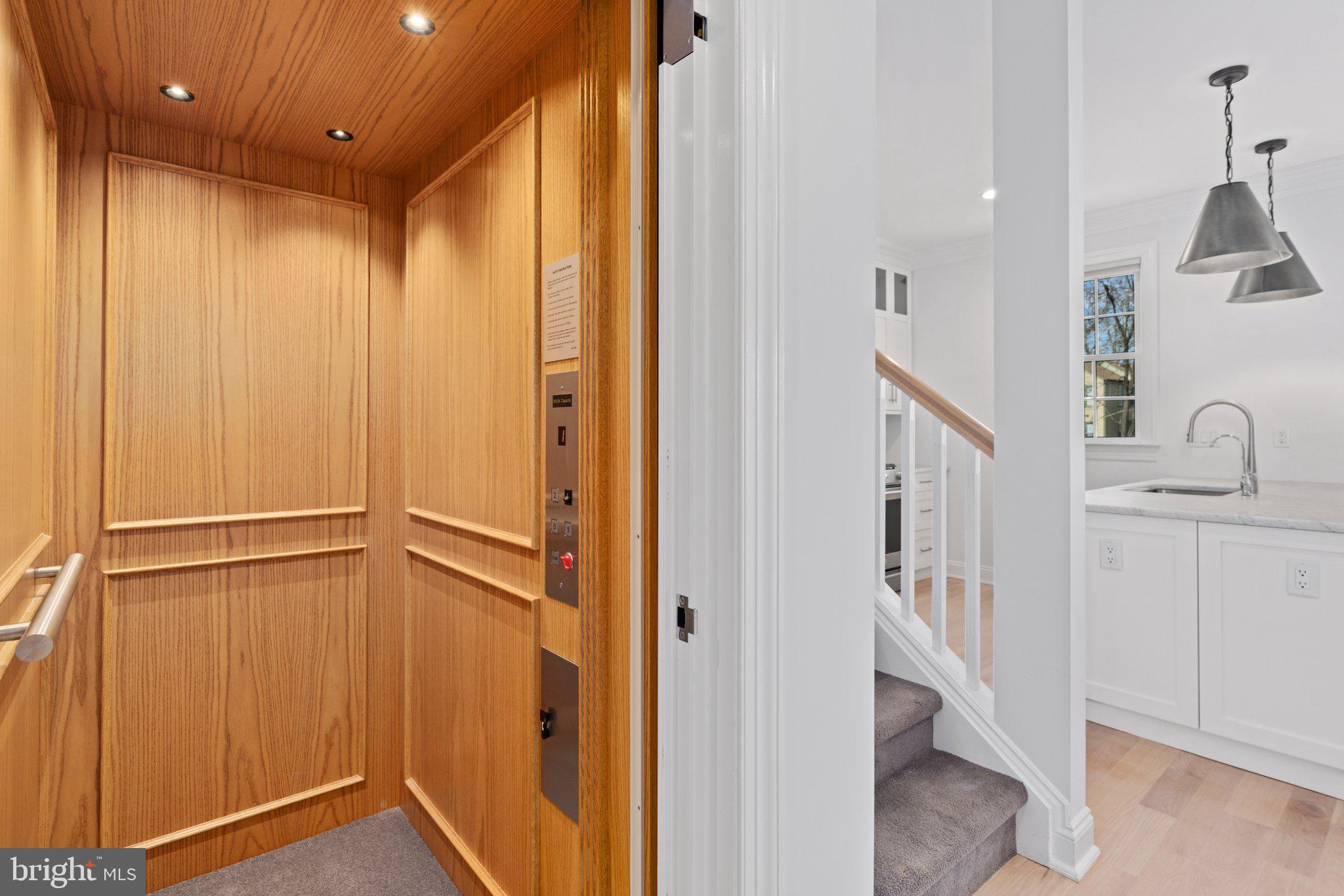 CANAL STREET - Residential