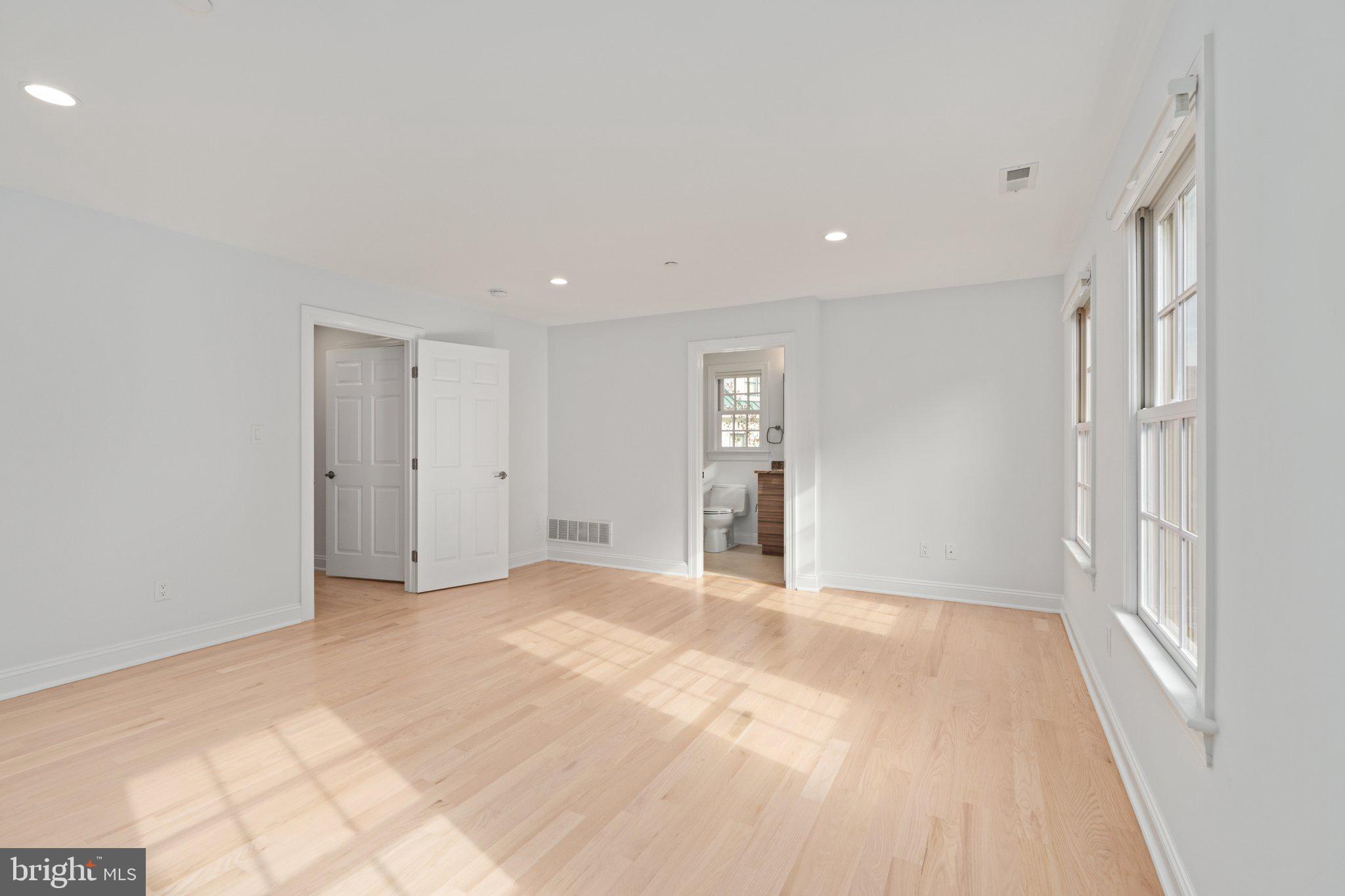 CANAL STREET - Residential