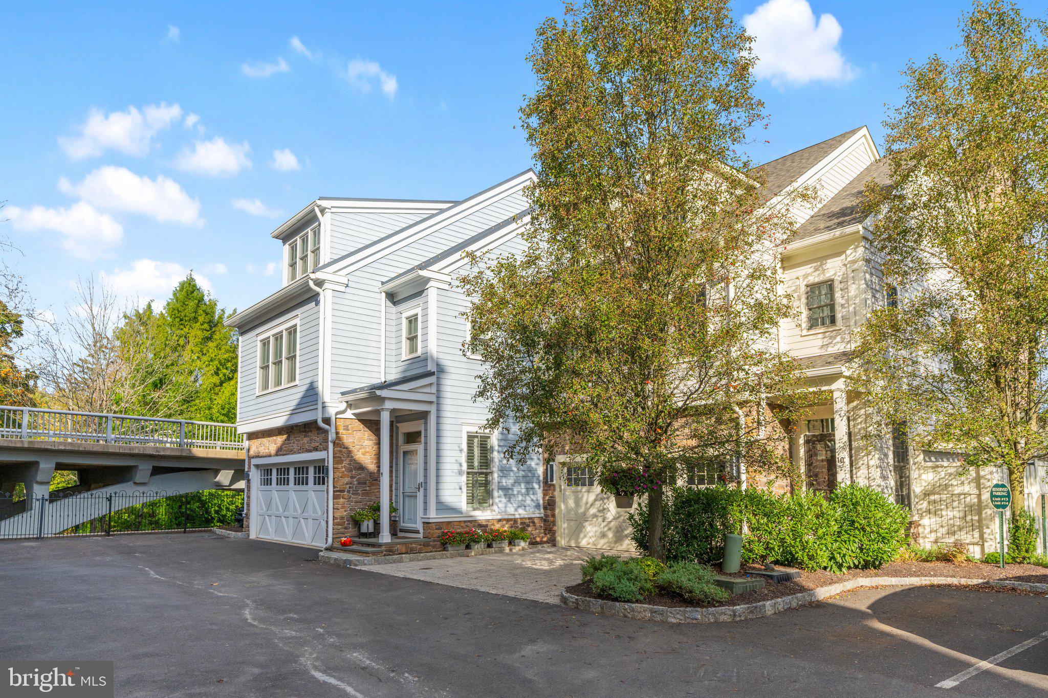 CANAL STREET - Residential