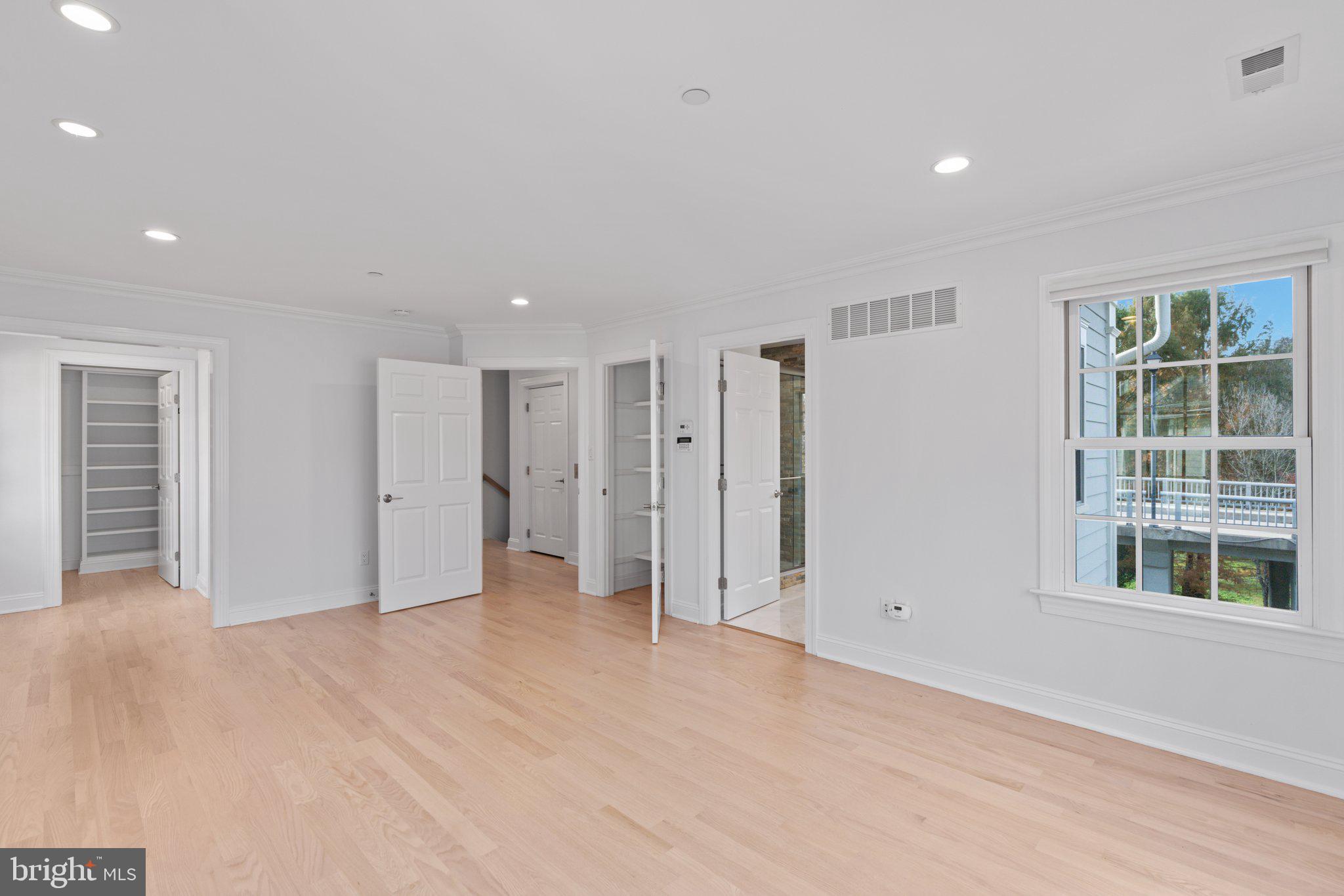 CANAL STREET - Residential