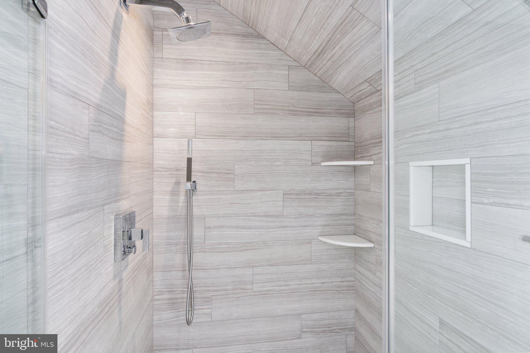 CANAL STREET - Residential