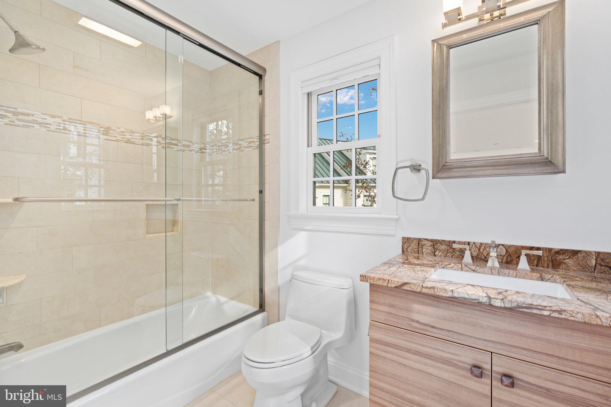 CANAL STREET - Residential