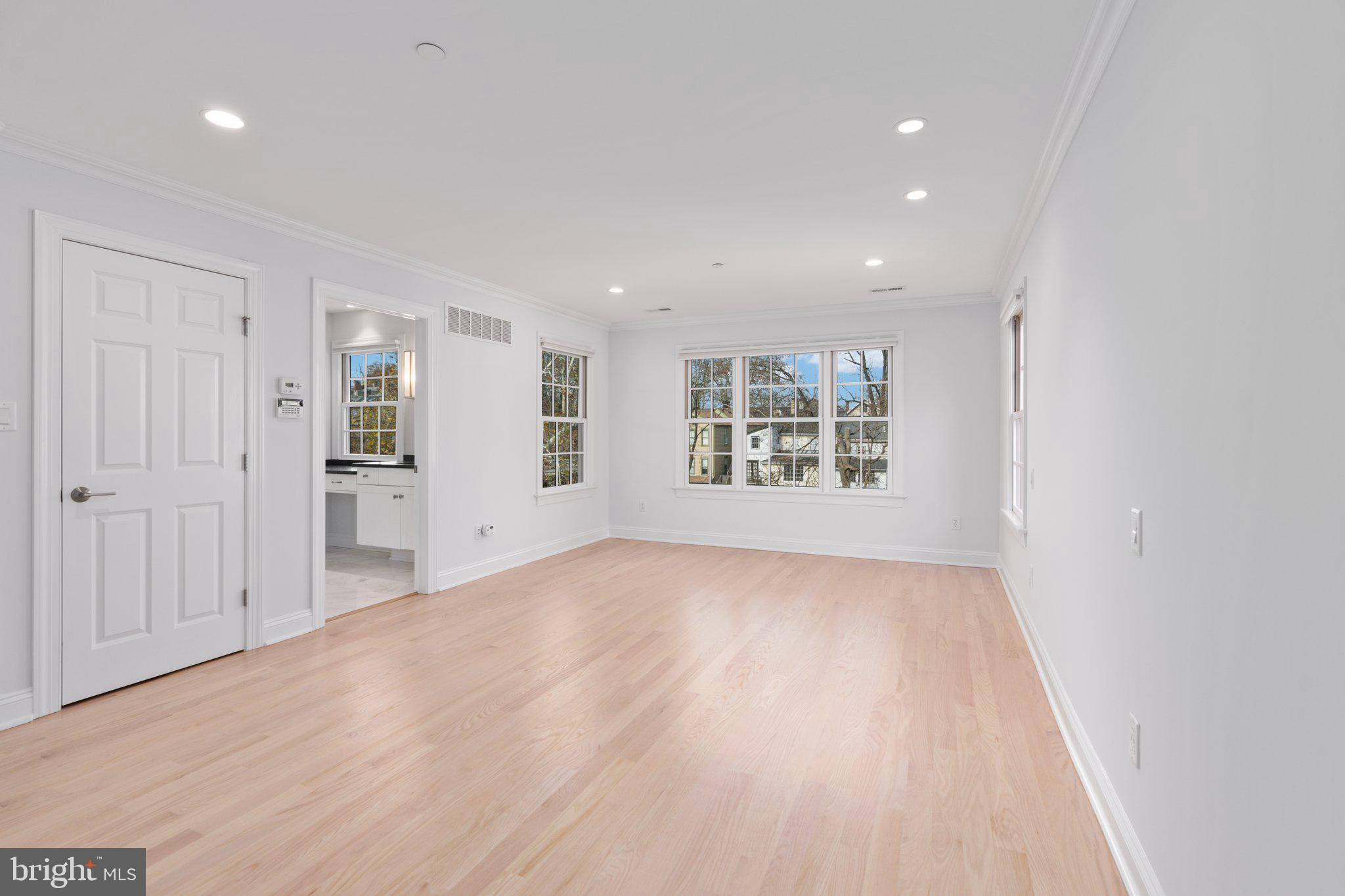 CANAL STREET - Residential