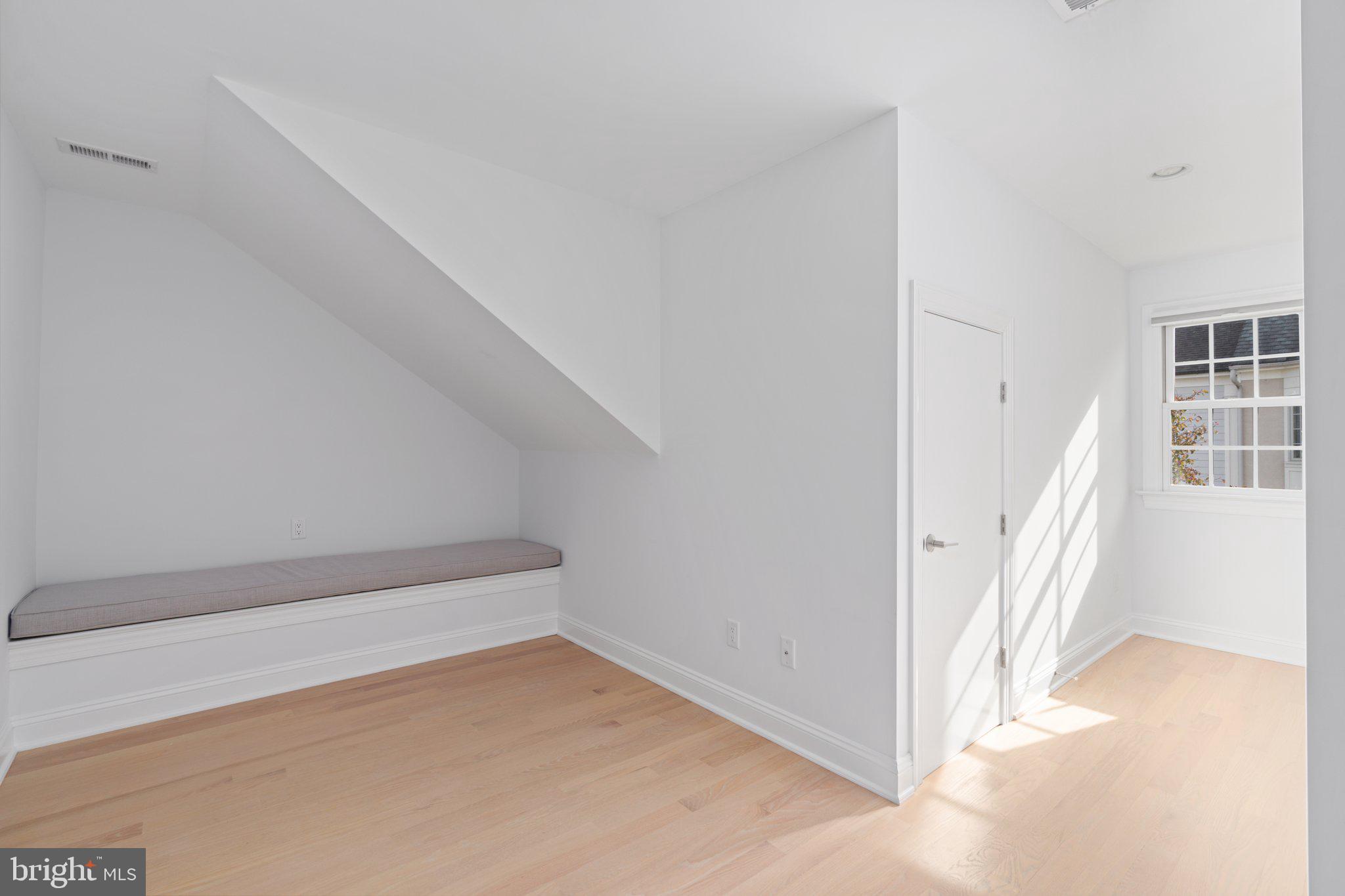 CANAL STREET - Residential