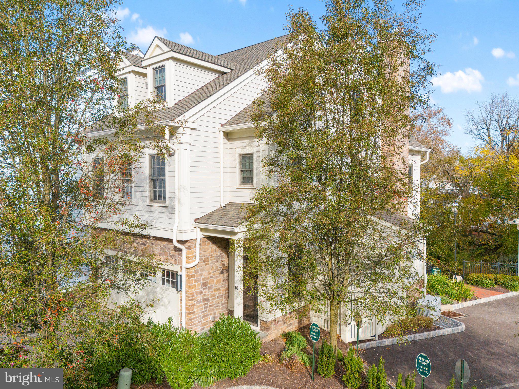 CANAL STREET - Residential