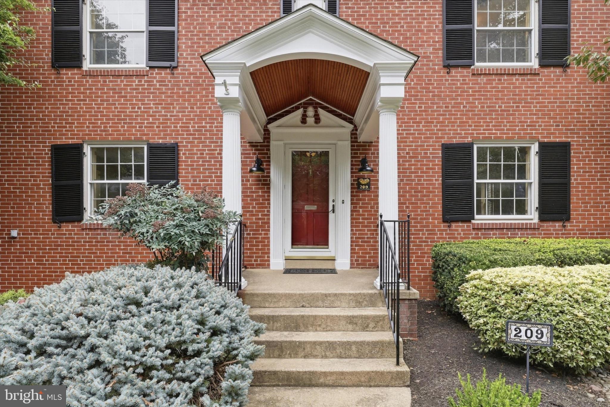 209 ROCKWELL TERRACE
