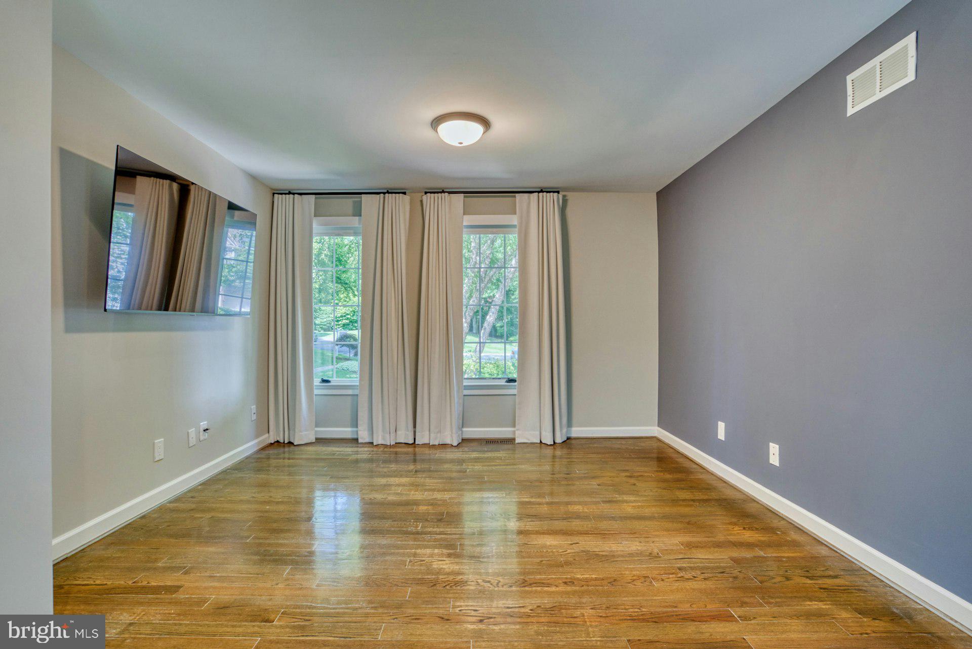 CHAMPION LAKE - Residential