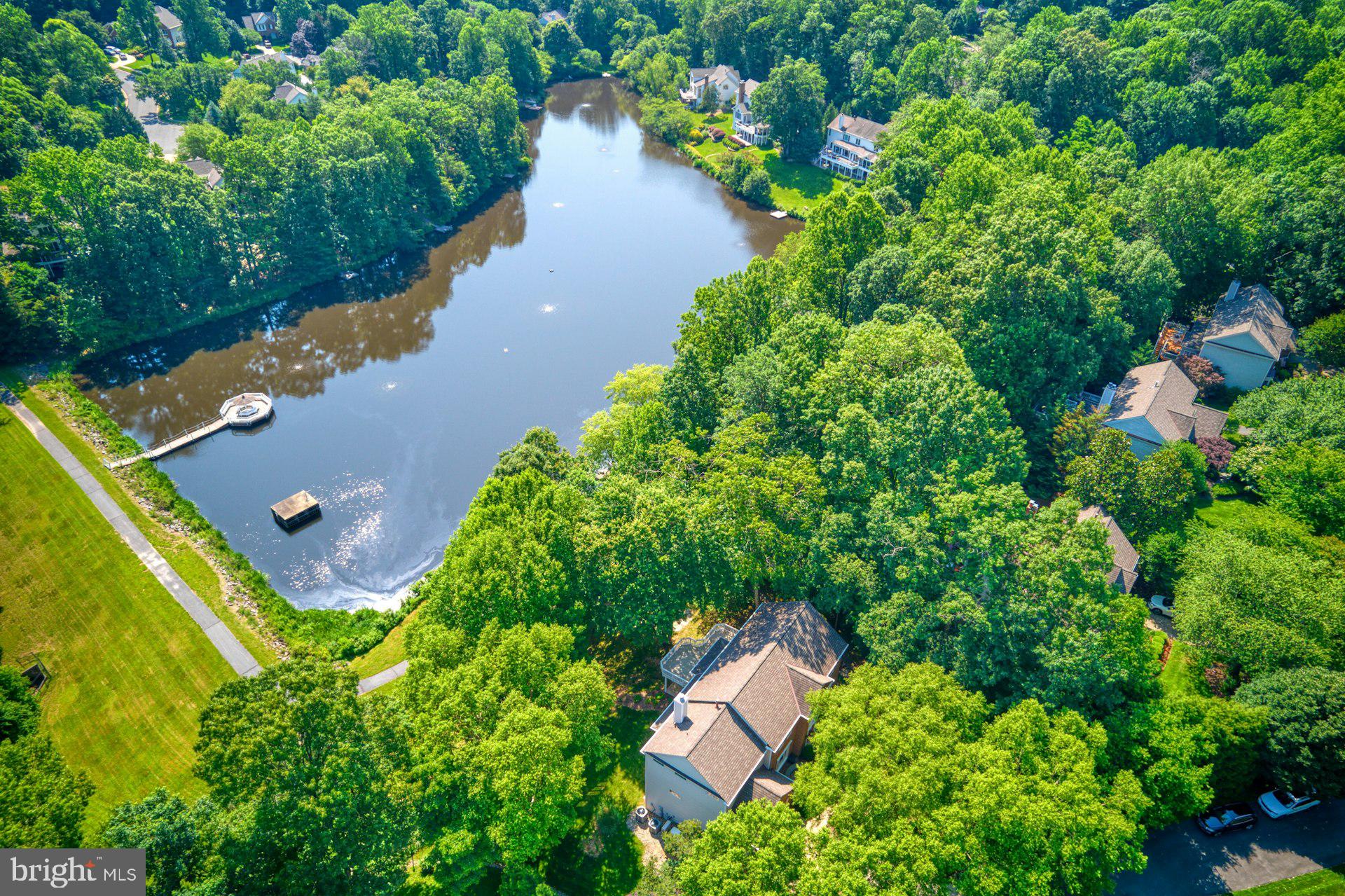 CHAMPION LAKE - Residential