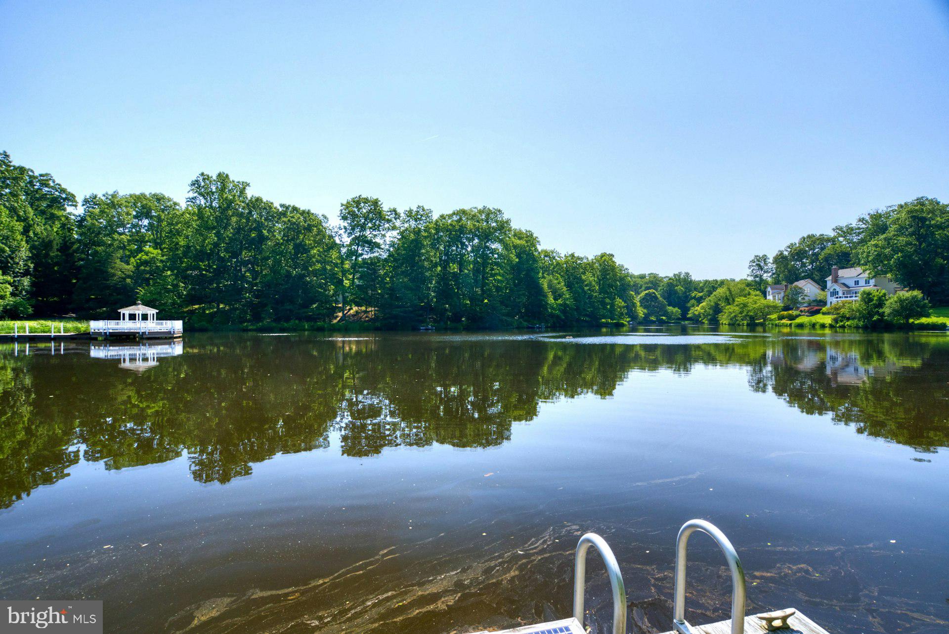 CHAMPION LAKE - Residential