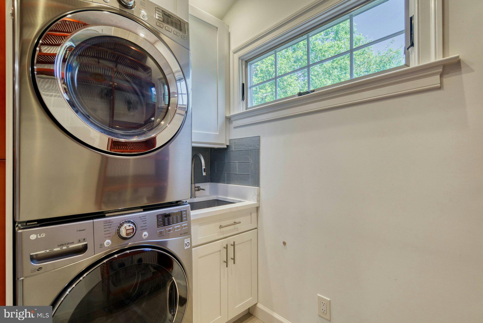 CHAMPION LAKE - Residential