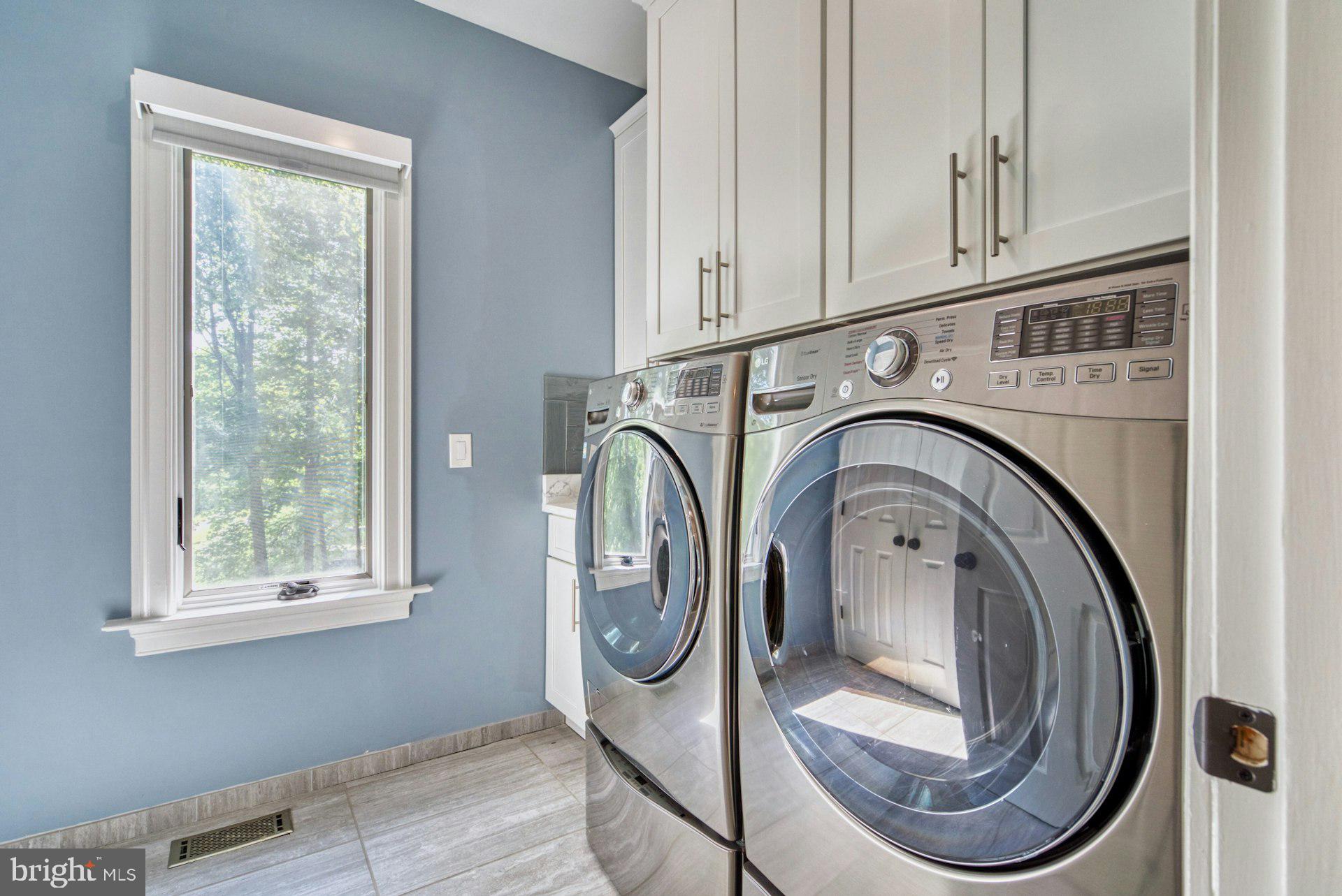 CHAMPION LAKE - Residential