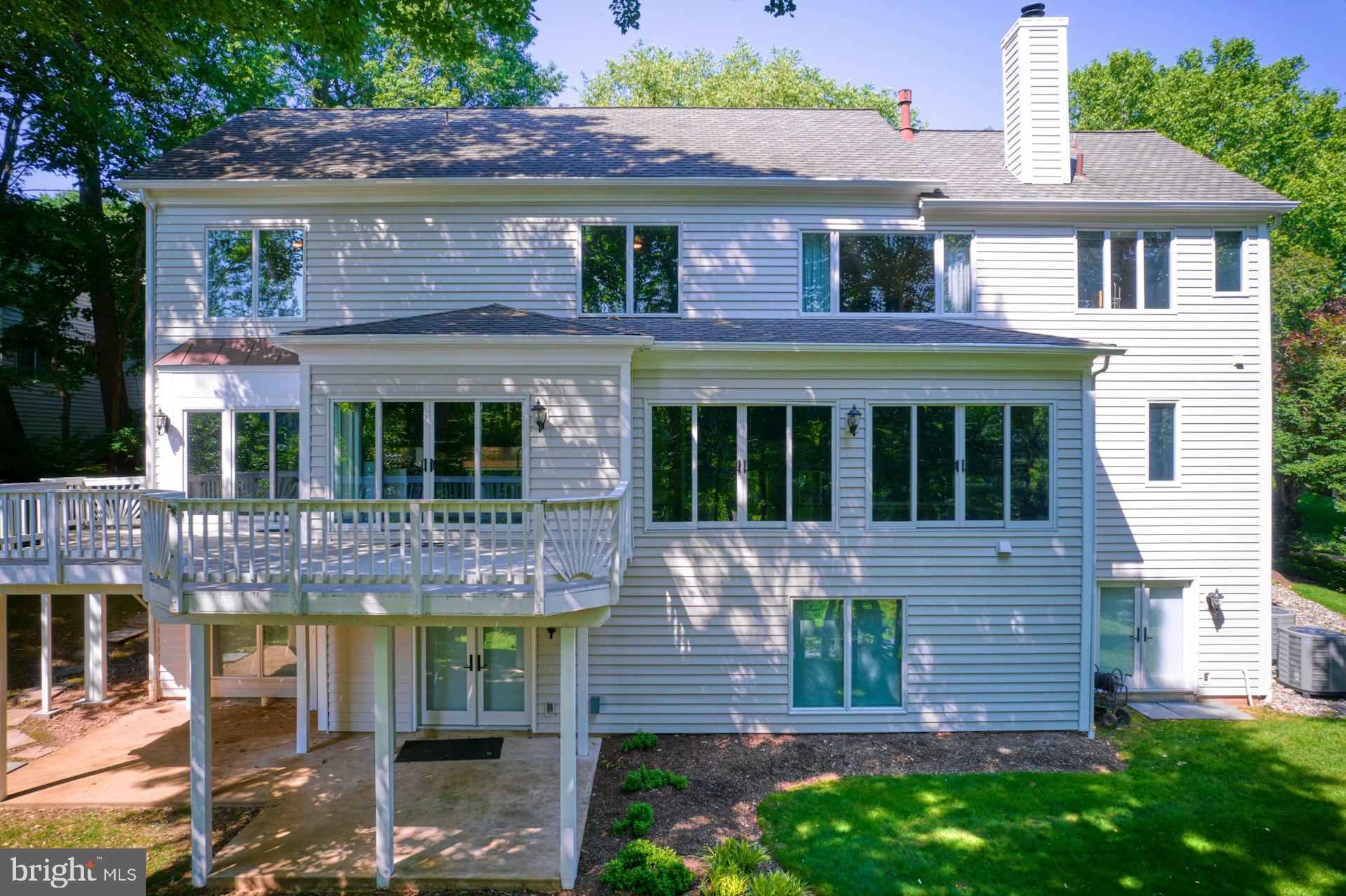 CHAMPION LAKE - Residential