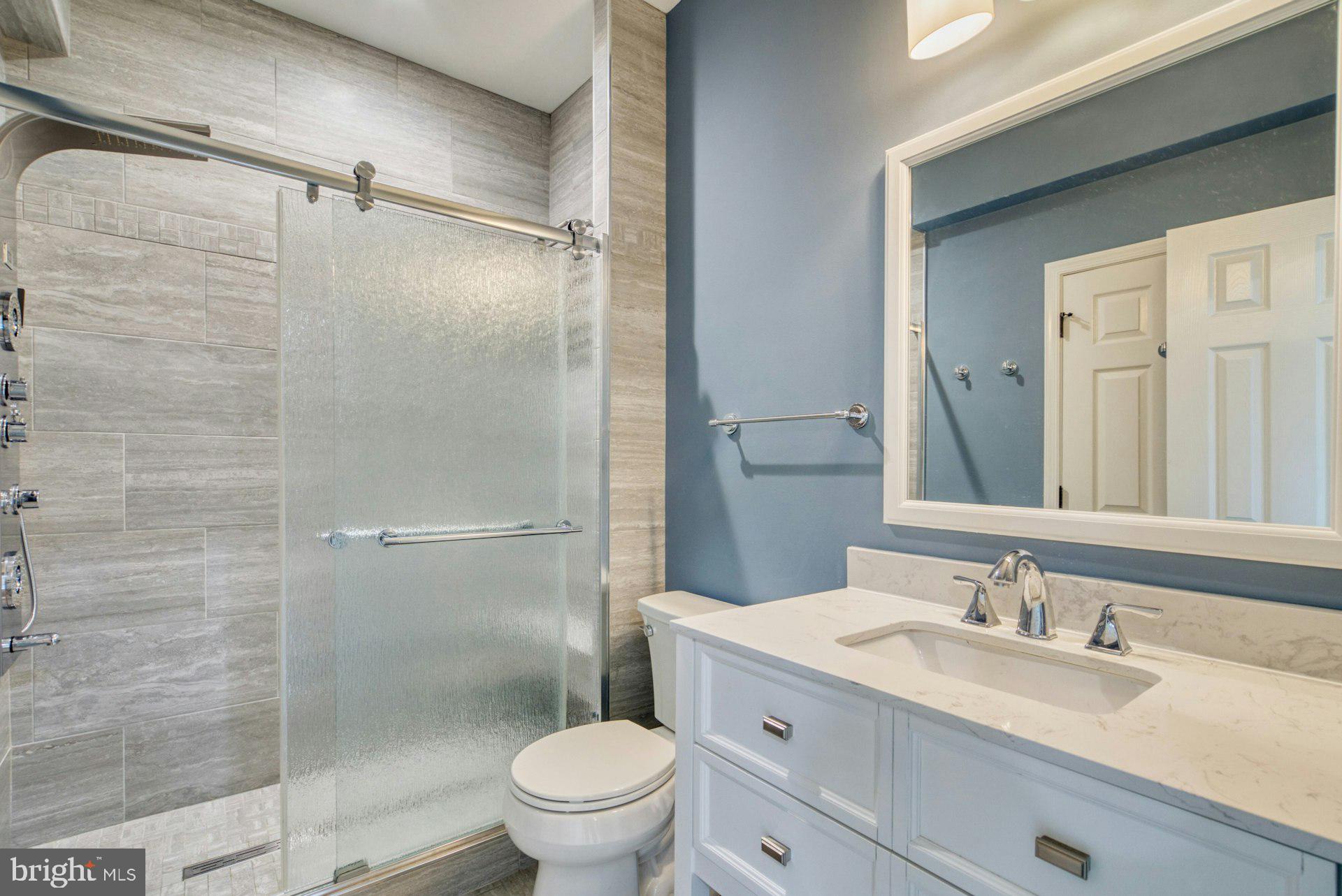 CHAMPION LAKE - Residential