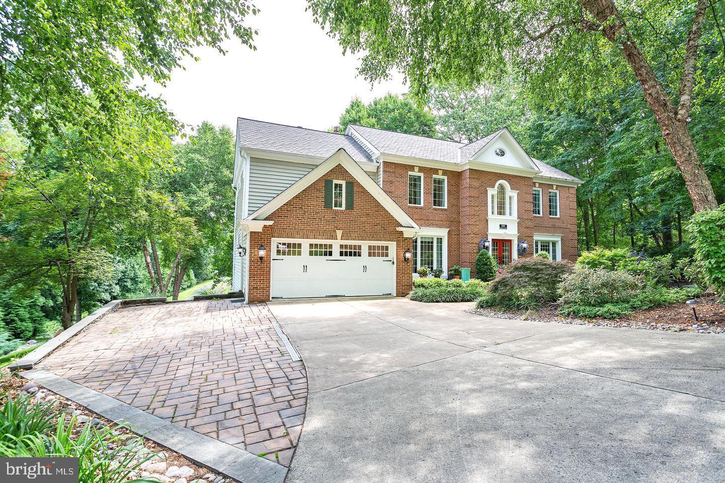 11905 CHAMPION LAKE COURT