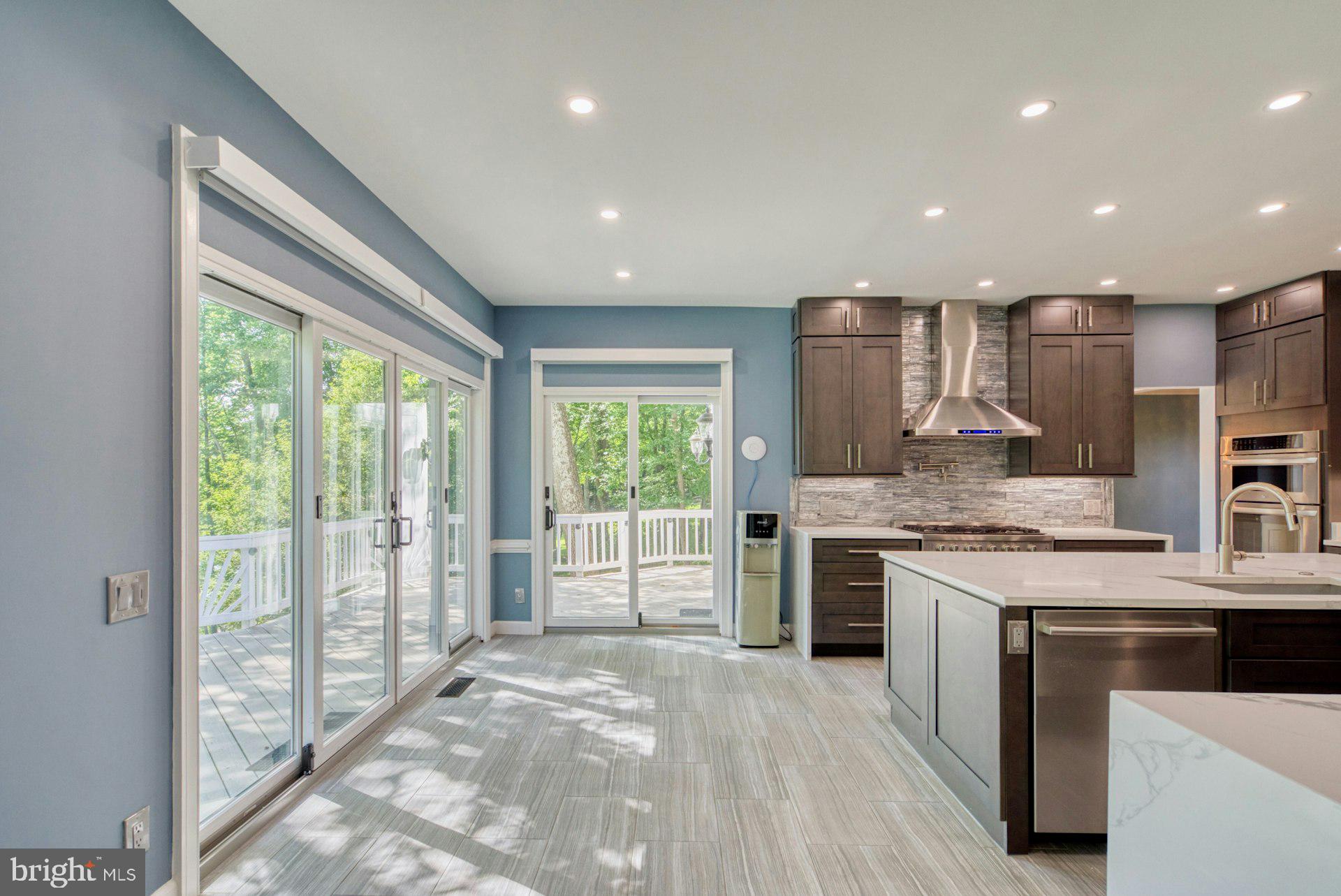 CHAMPION LAKE - Residential