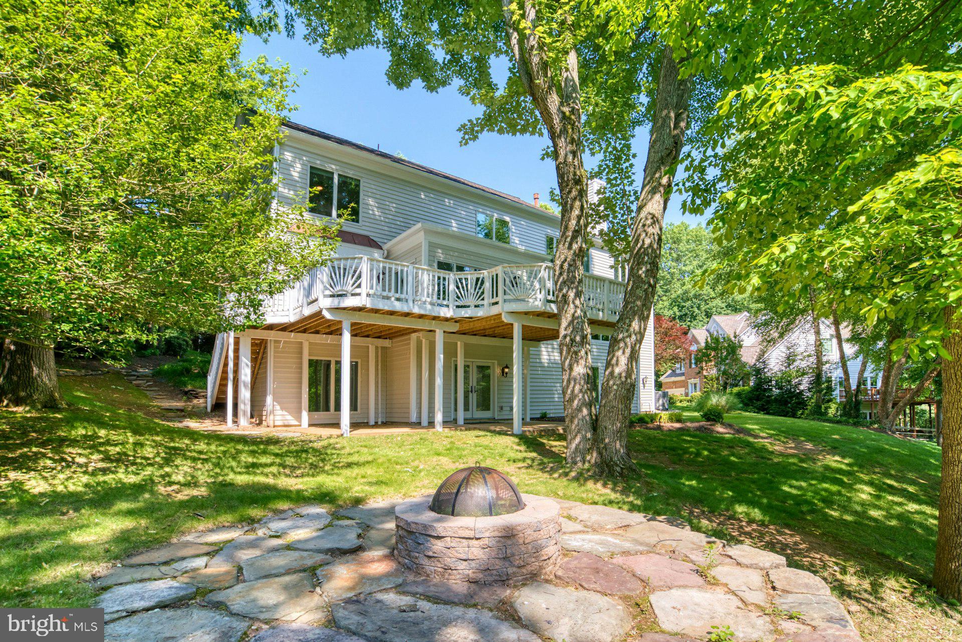 CHAMPION LAKE - Residential