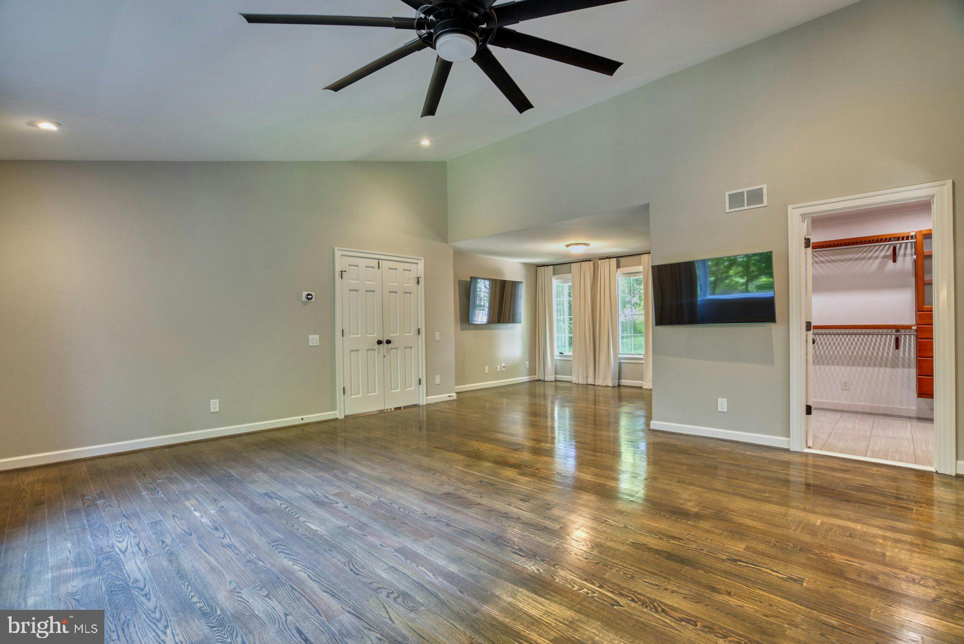 CHAMPION LAKE - Residential