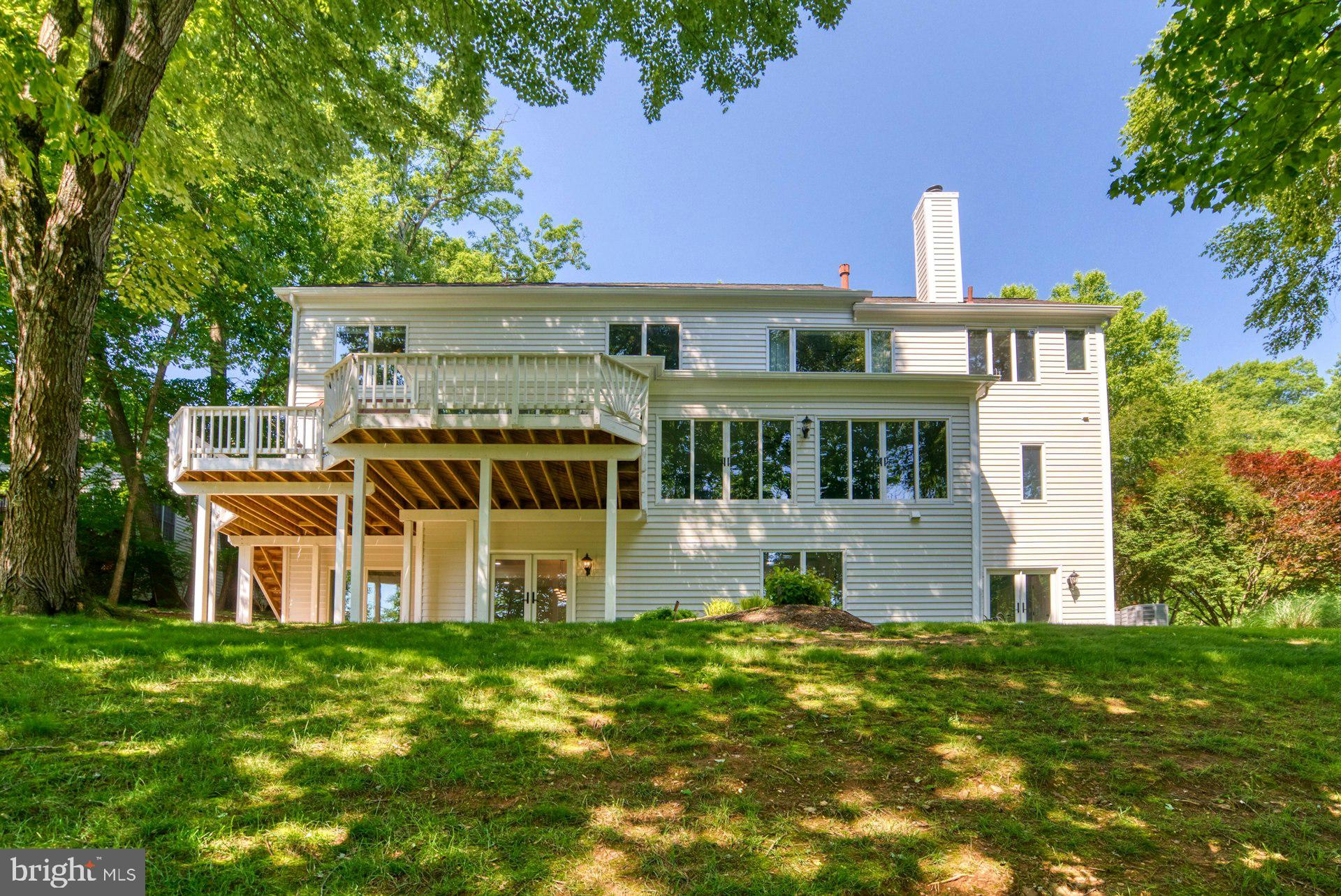 CHAMPION LAKE - Residential