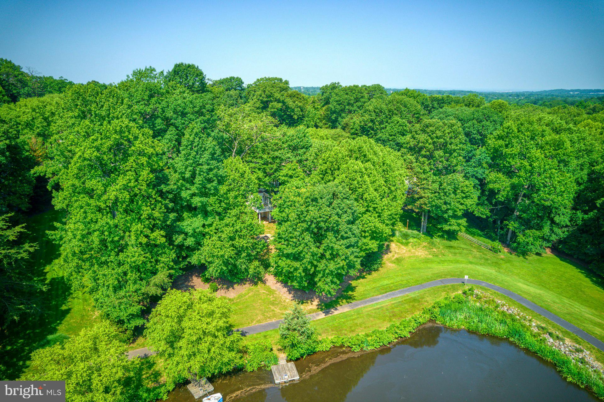 CHAMPION LAKE - Residential