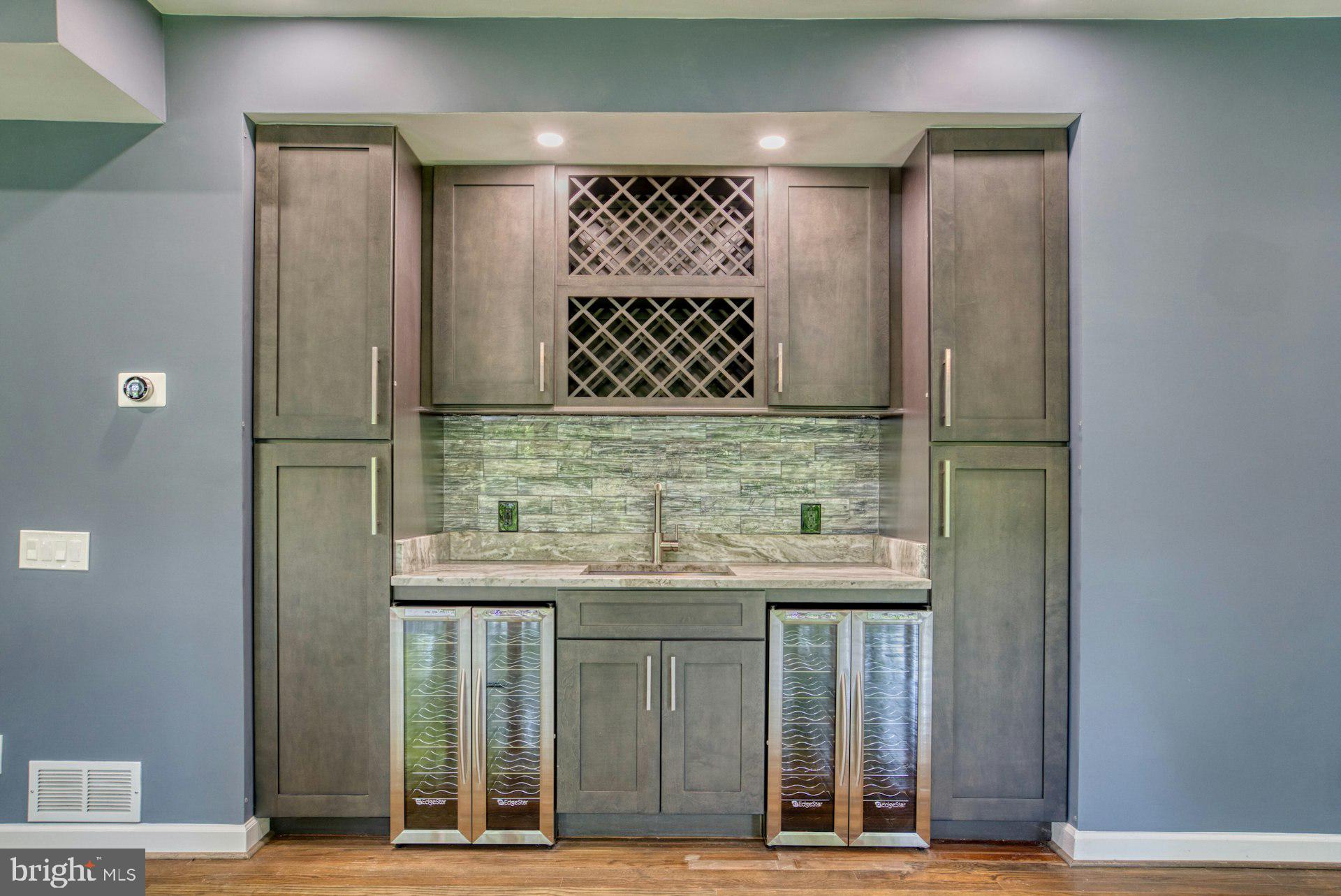 CHAMPION LAKE - Residential