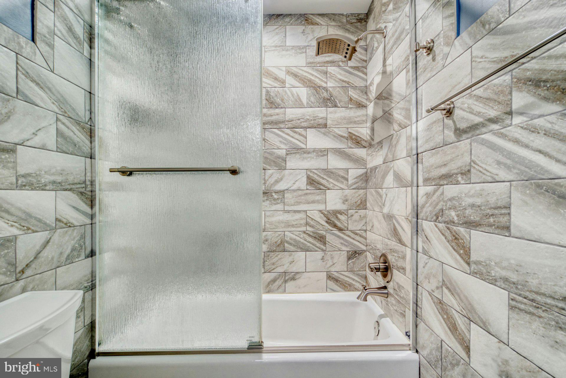 CHAMPION LAKE - Residential