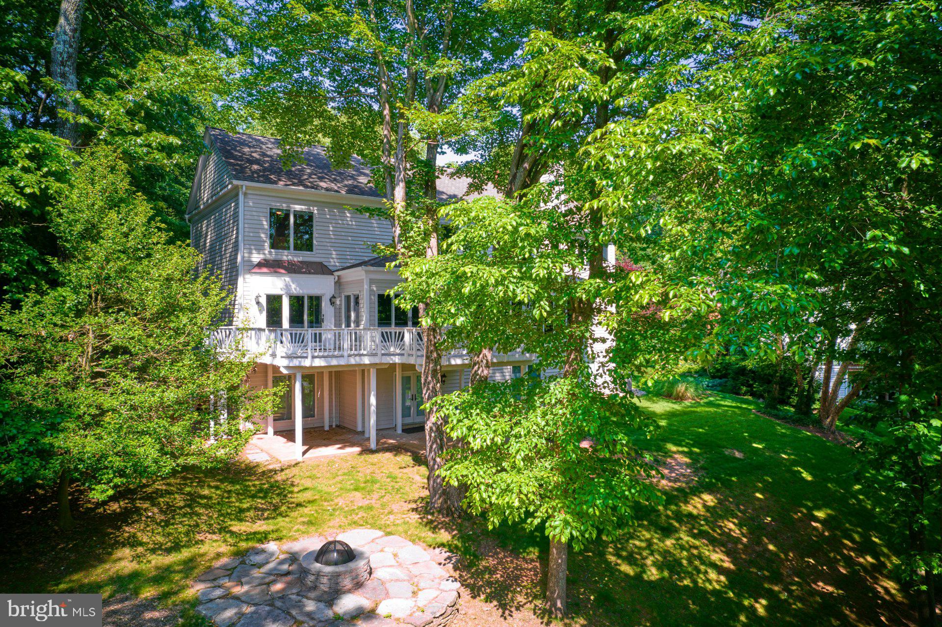 CHAMPION LAKE - Residential