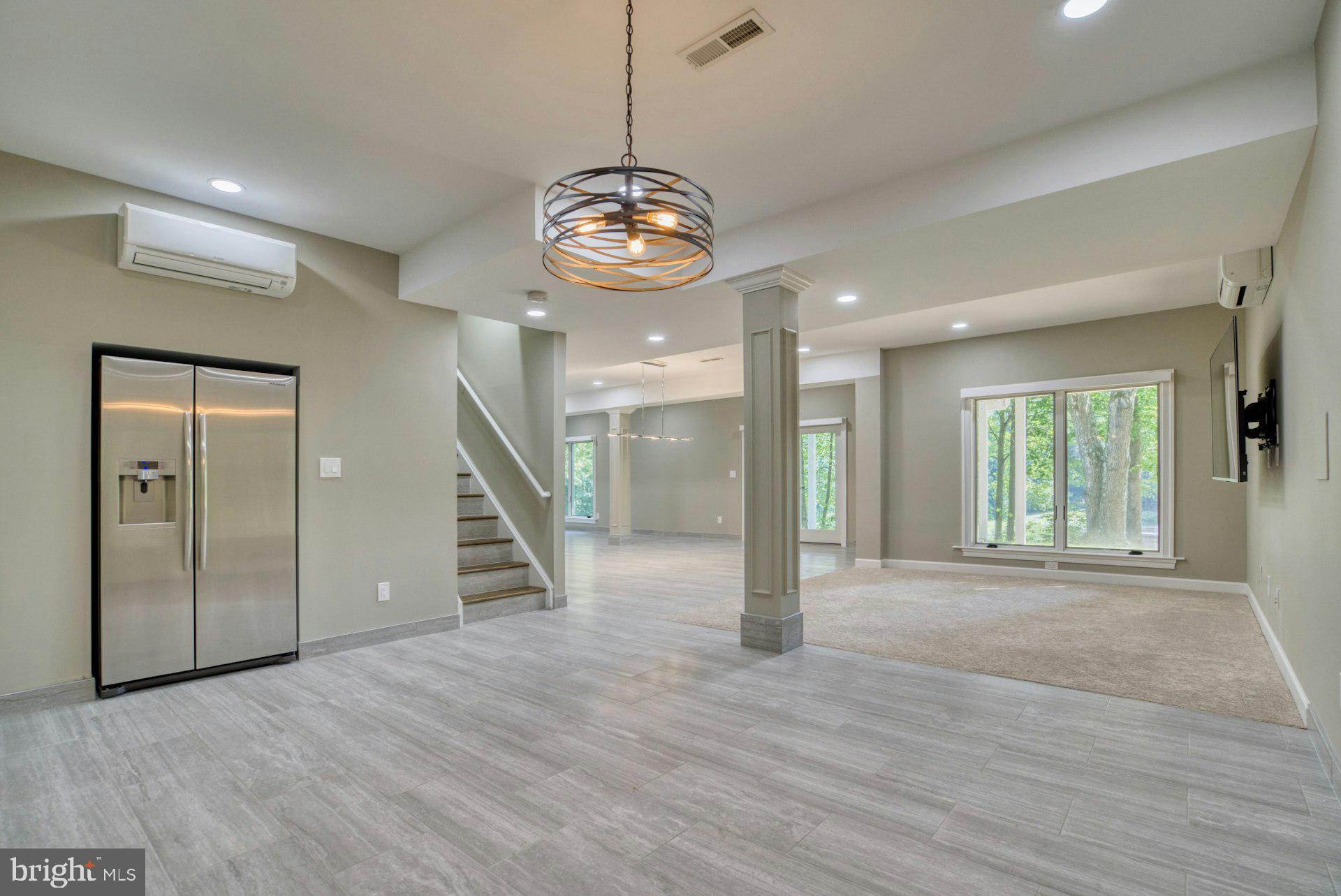 CHAMPION LAKE - Residential