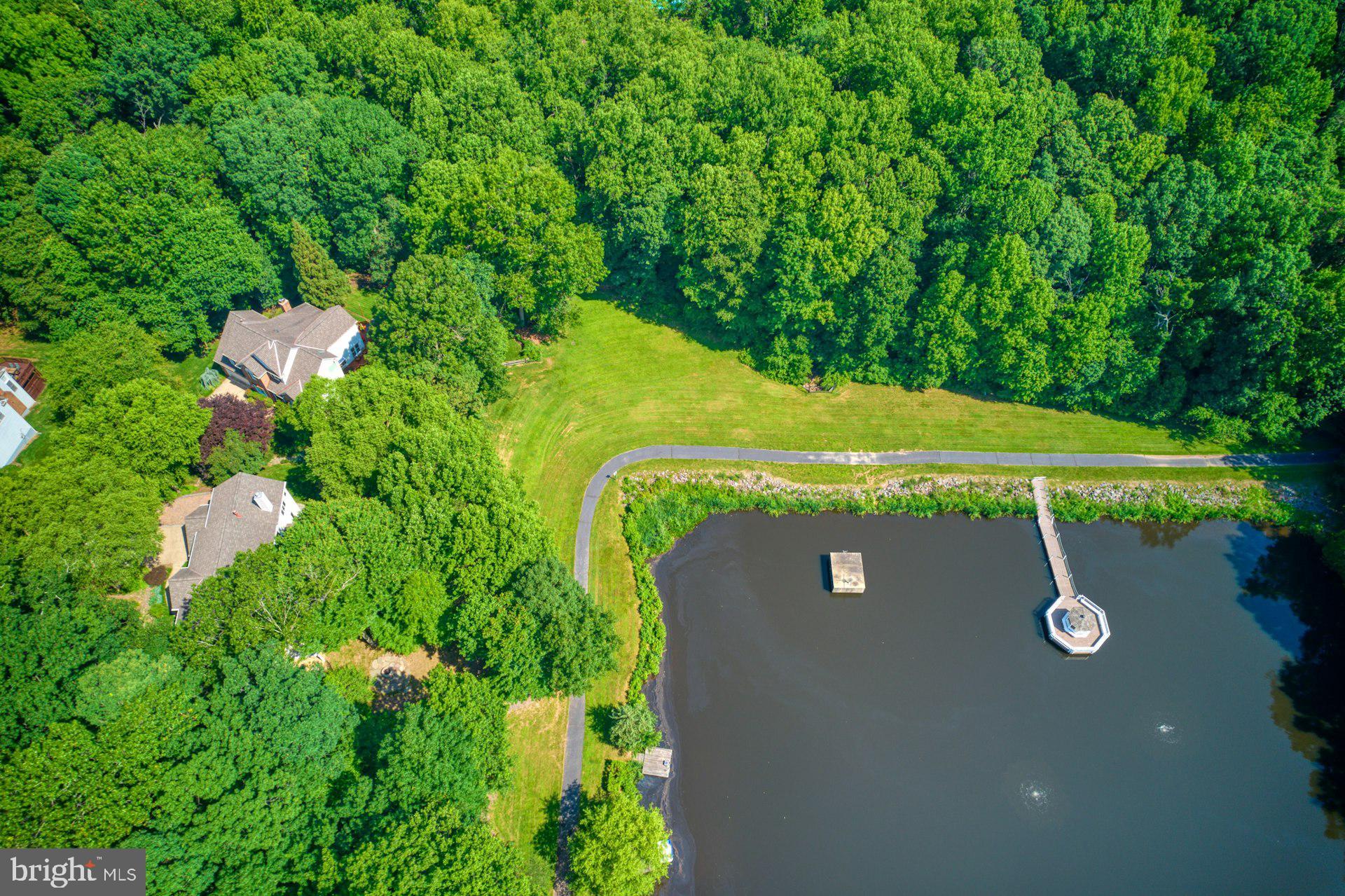 CHAMPION LAKE - Residential