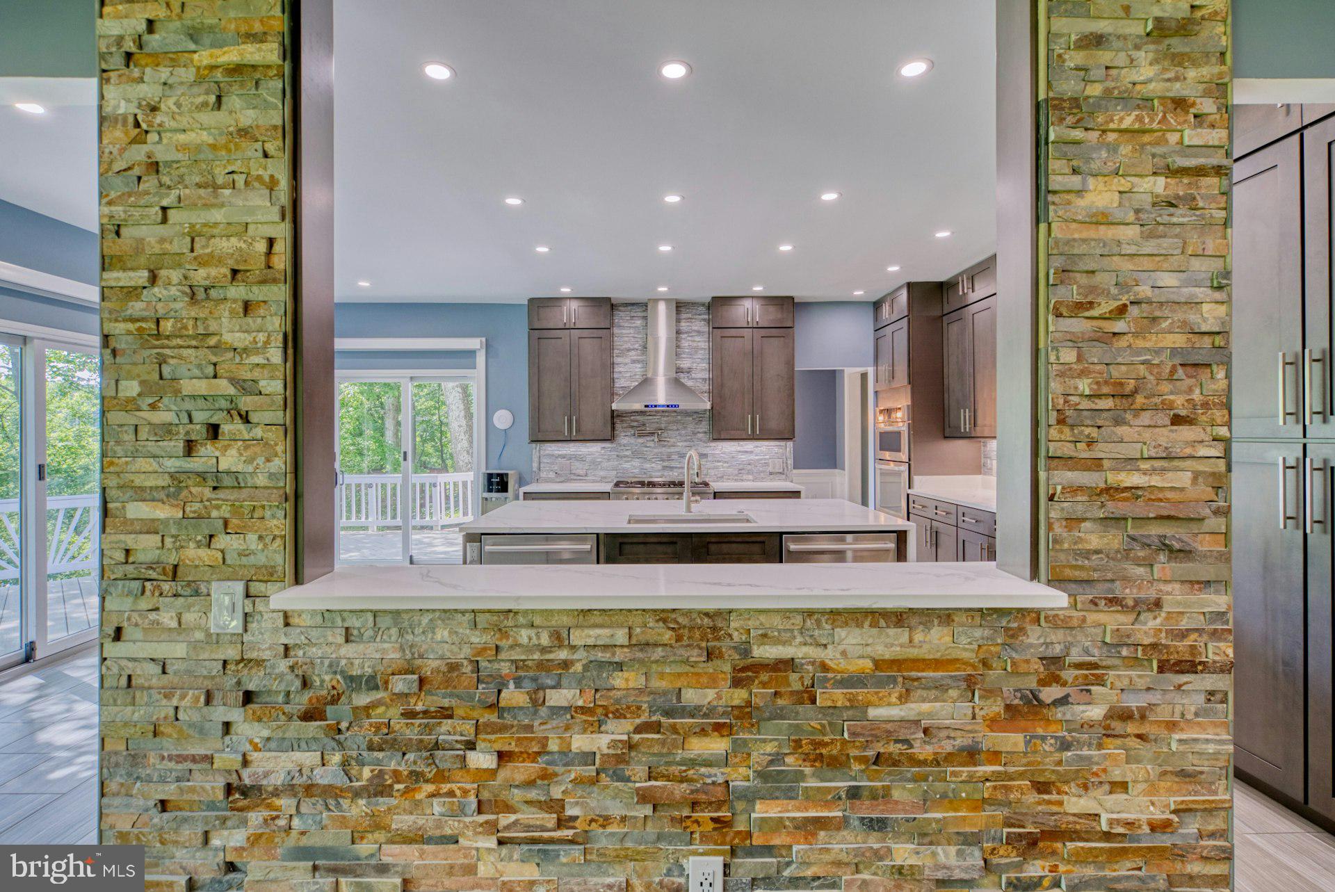 CHAMPION LAKE - Residential