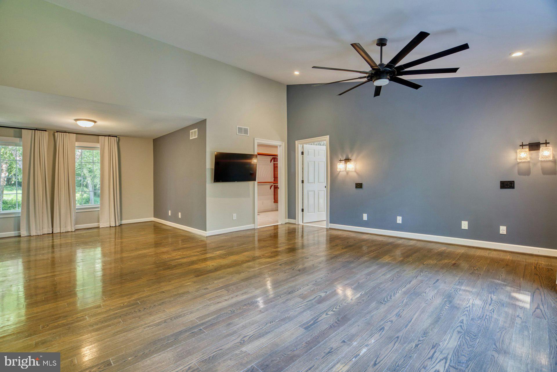 CHAMPION LAKE - Residential