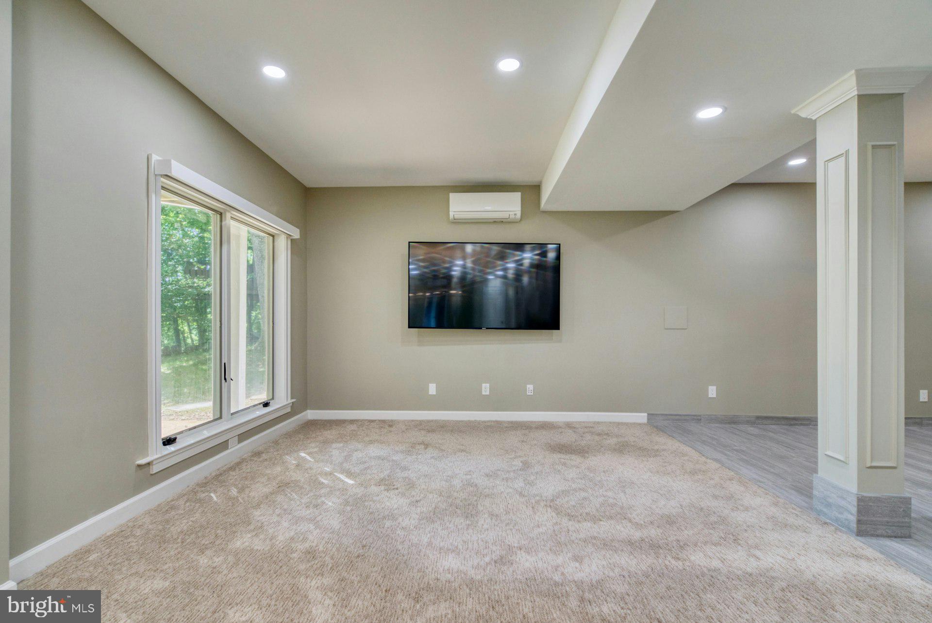 CHAMPION LAKE - Residential