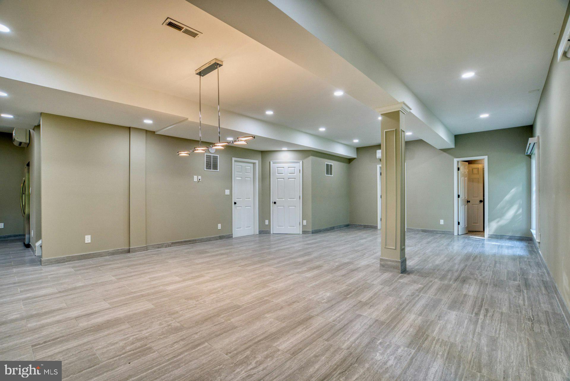 CHAMPION LAKE - Residential